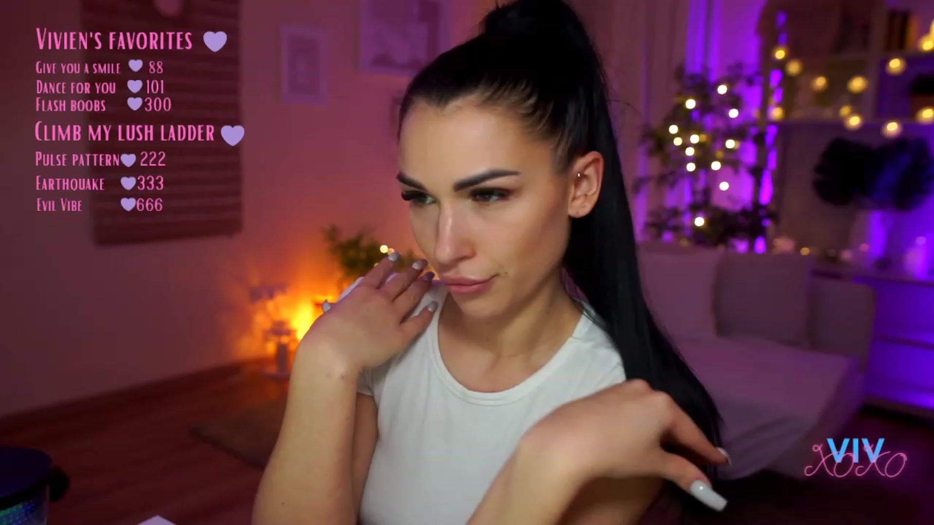 Gallery image thumbnail from kerelai's myfreecams stream on, 04/15/2023, 19:36 image 9 of 20