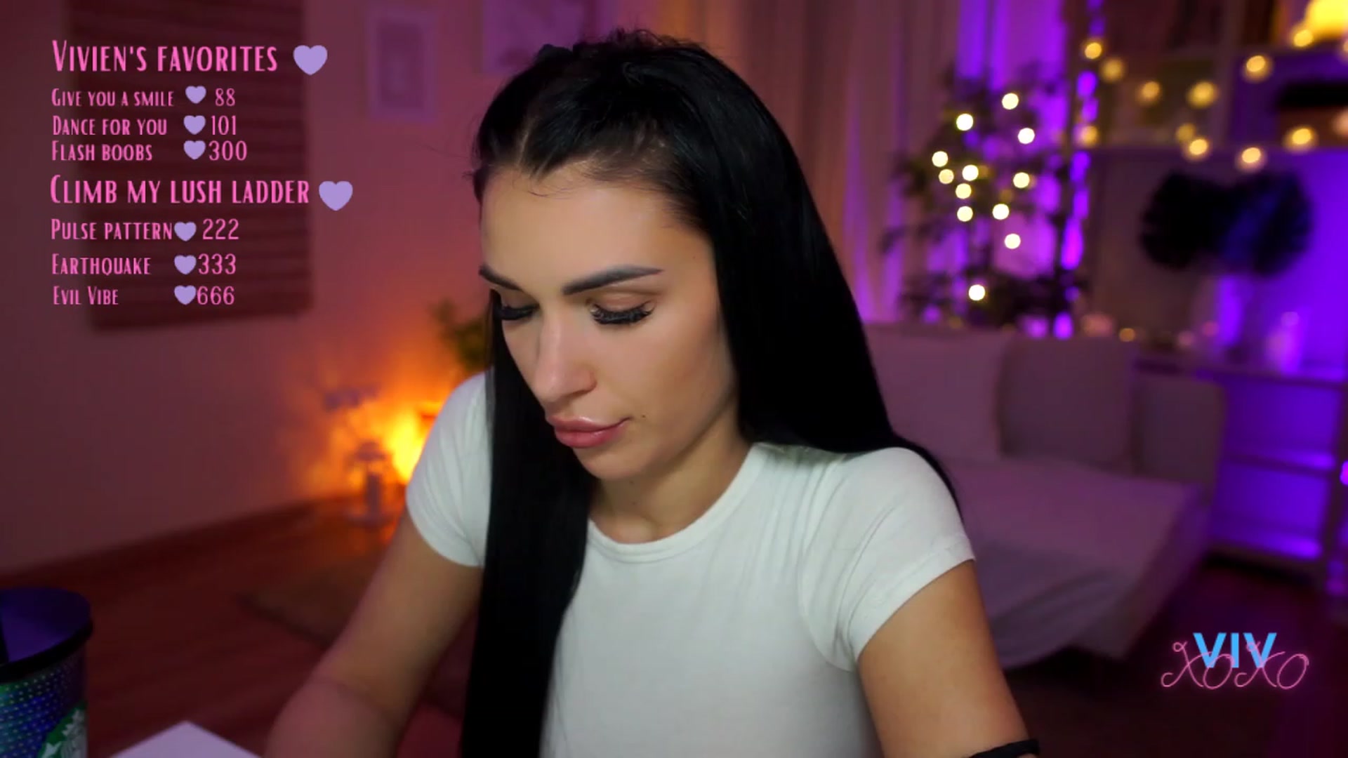 Gallery image thumbnail from kerelai's myfreecams stream on, 04/15/2023, 19:36 image 19 of 20