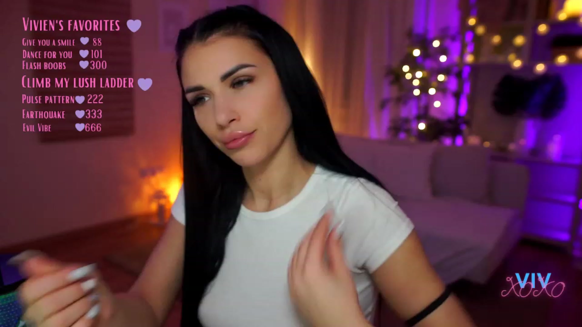 Gallery image thumbnail from kerelai's myfreecams stream on, 04/15/2023, 19:36 image 20 of 20