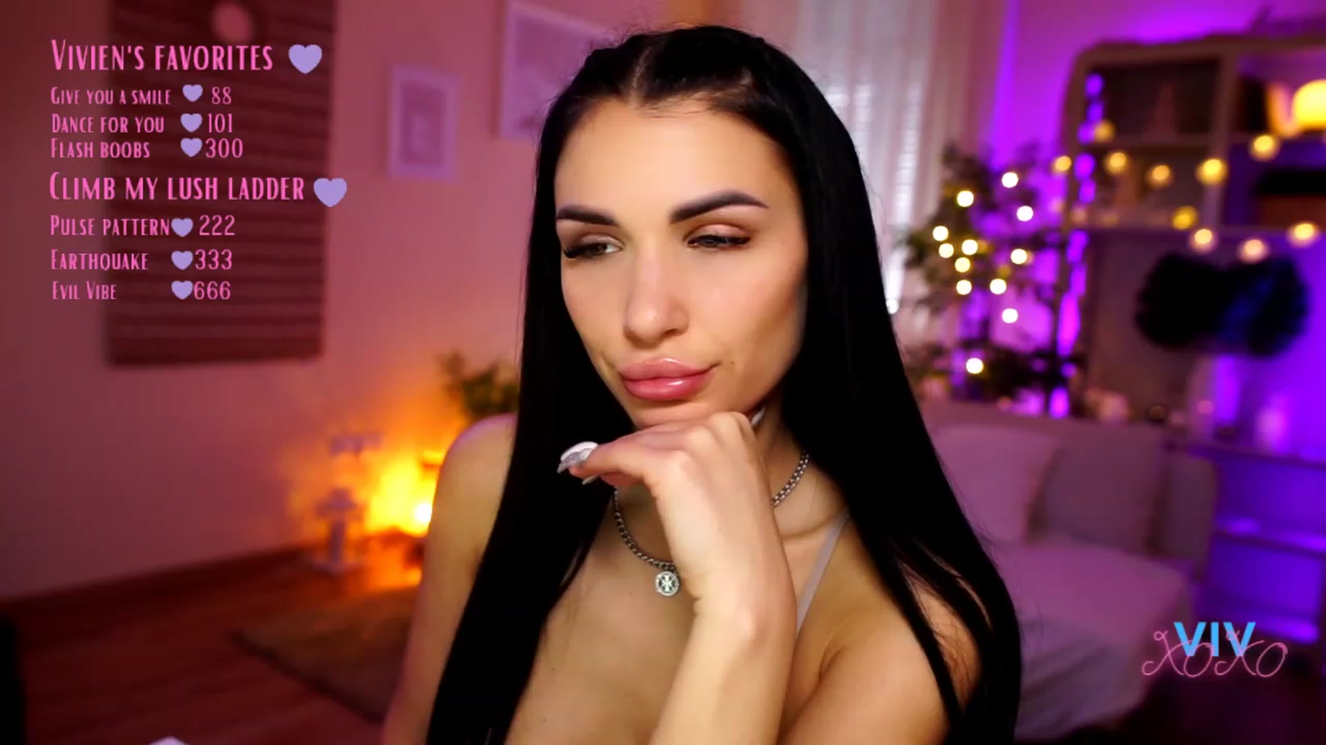 Gallery image thumbnail from kerelai's myfreecams stream on, 04/19/2023, 11:07 image 9 of 20