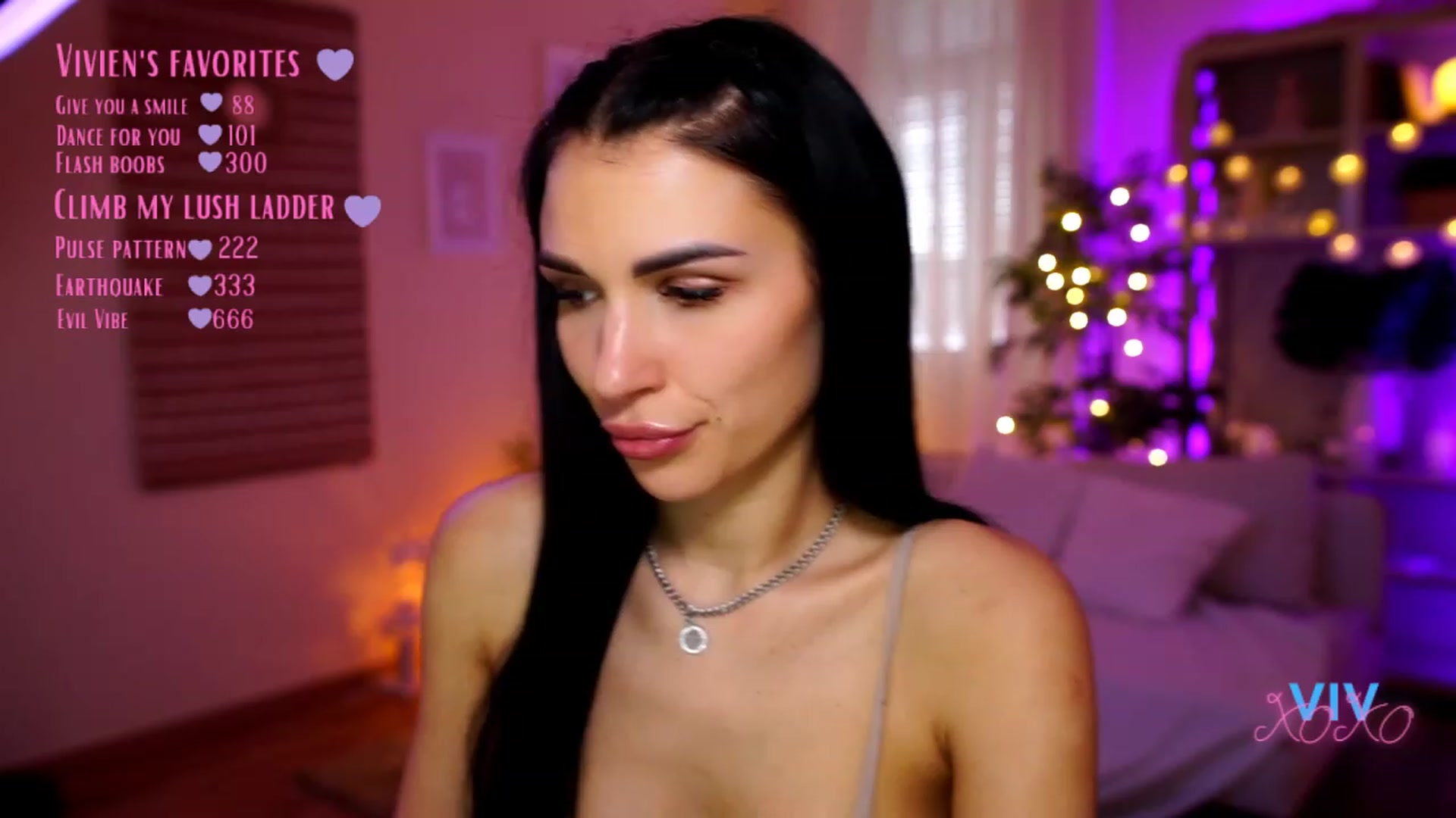 Gallery image thumbnail from kerelai's myfreecams stream on, 04/19/2023, 15:14 image 13 of 20