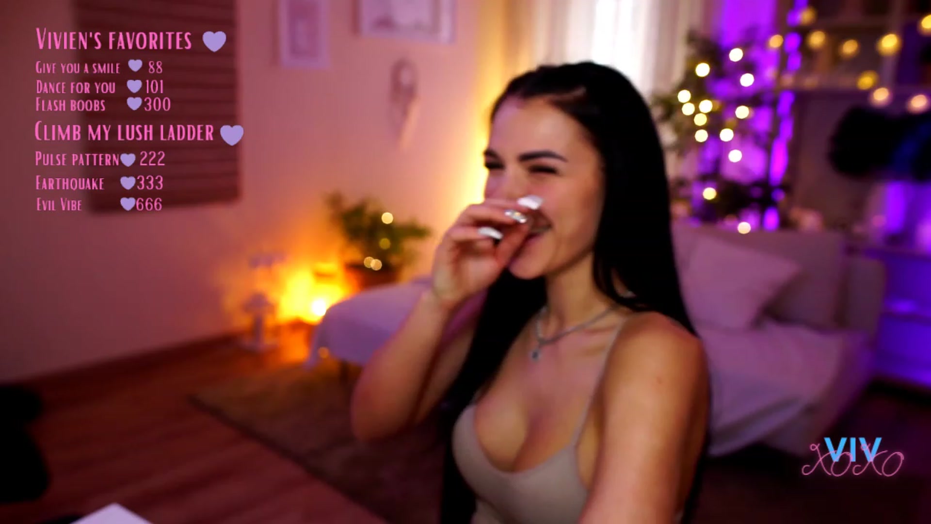 Gallery image thumbnail from kerelai's myfreecams stream on, 04/19/2023, 15:14 image 17 of 20