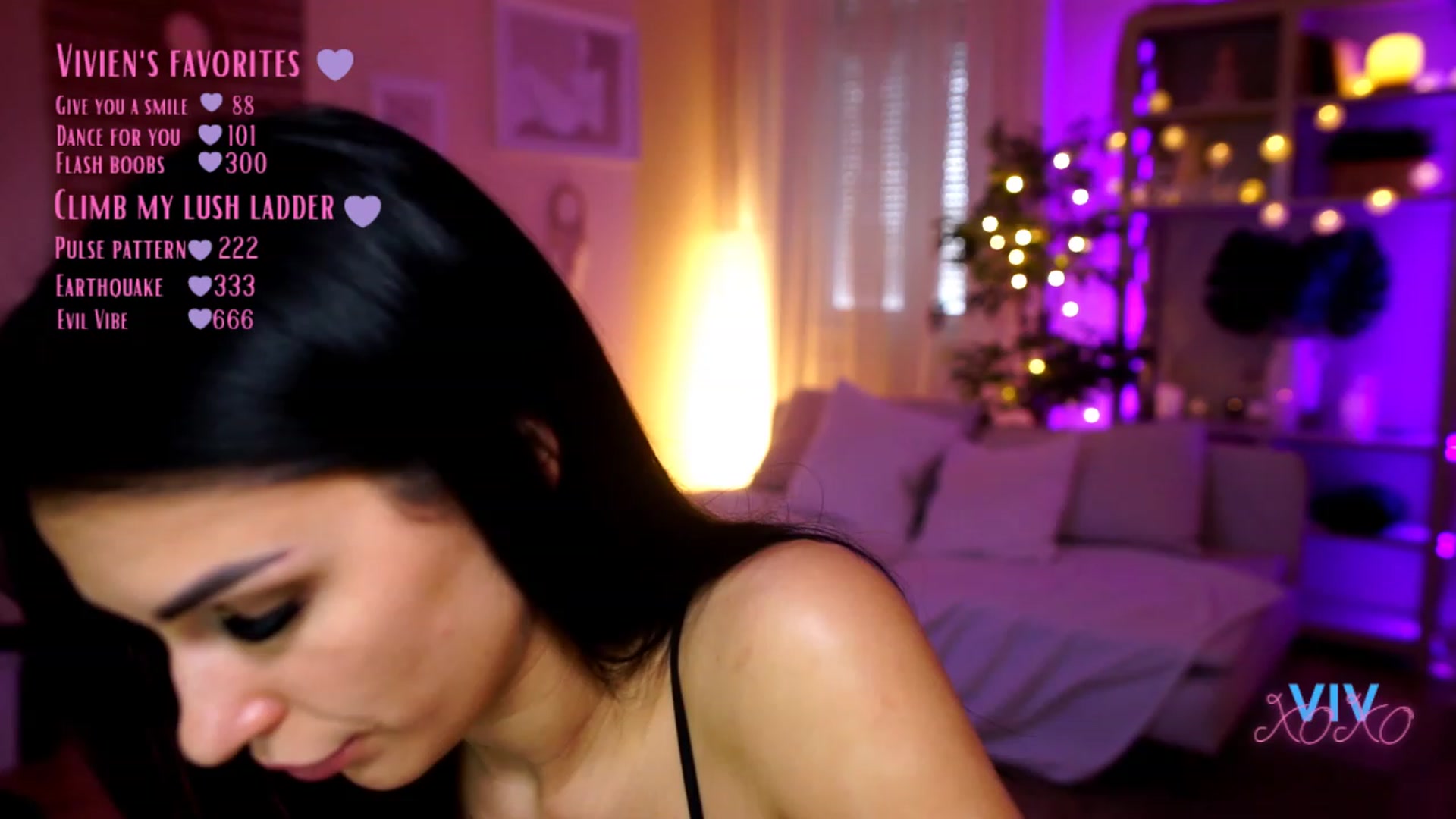 Gallery image thumbnail from kerelai's myfreecams stream on, 04/21/2023, 13:37 image 8 of 20