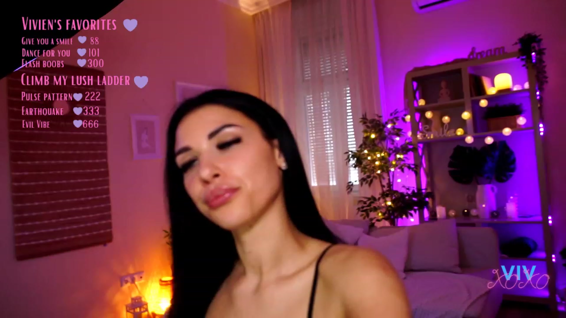 Gallery image thumbnail from kerelai's myfreecams stream on, 04/21/2023, 13:37 image 18 of 20