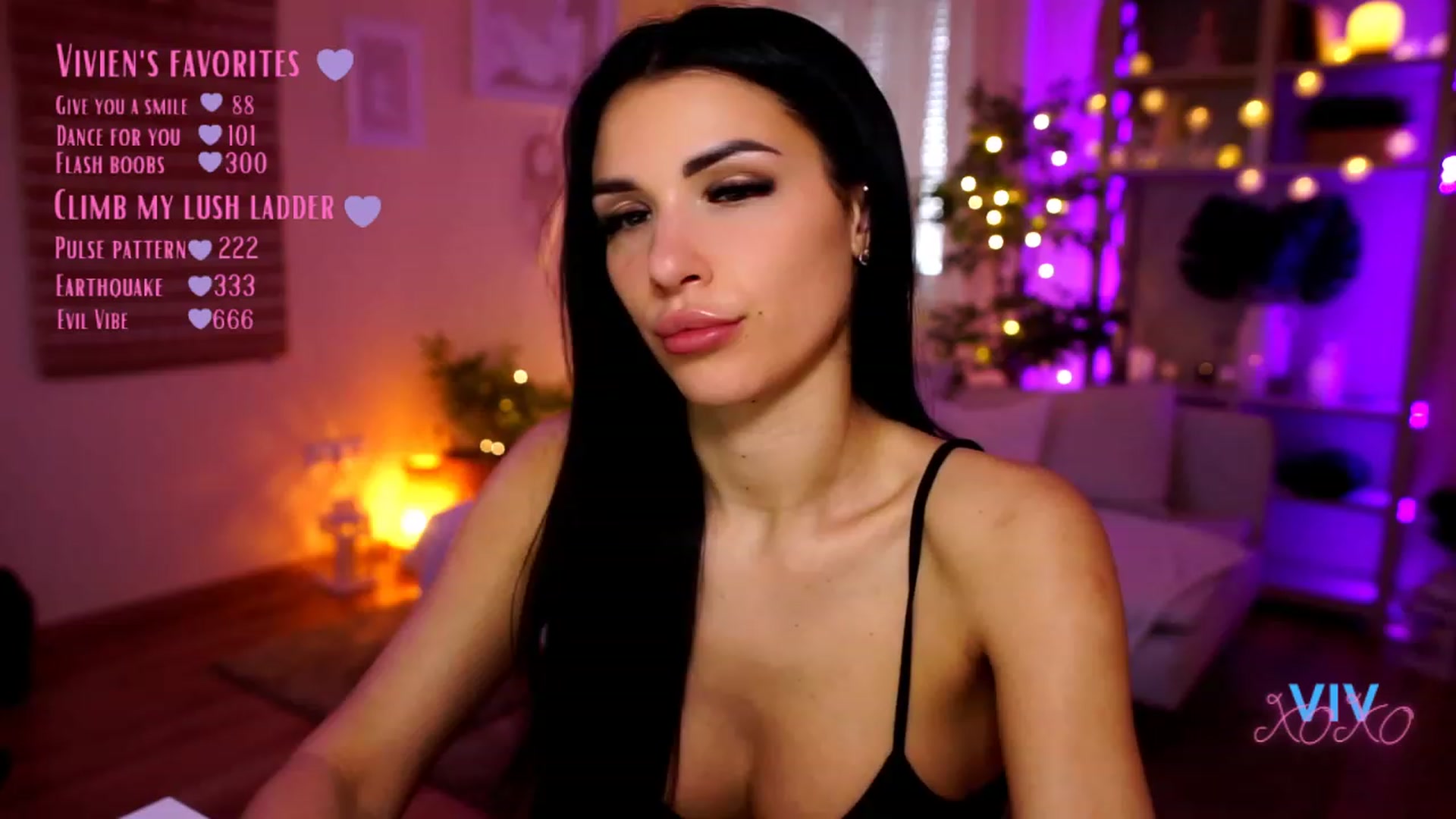 Gallery image thumbnail from kerelai's myfreecams stream on, 04/21/2023, 14:44 image 10 of 20