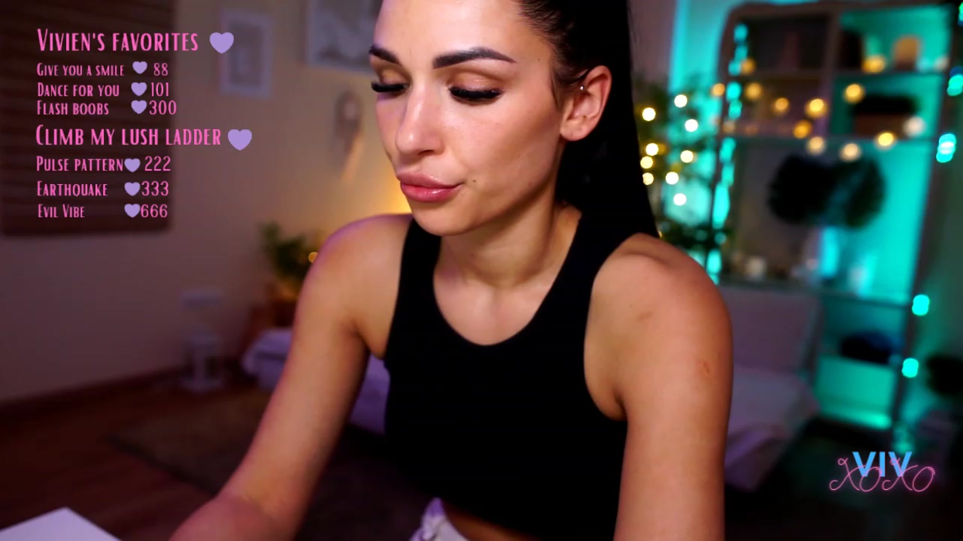 Gallery image thumbnail from kerelai's myfreecams stream on, 04/23/2023, 18:01 image 10 of 20