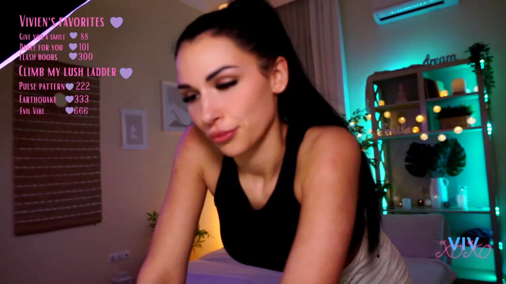 Gallery image thumbnail from kerelai's myfreecams stream on, 04/23/2023, 19:34 image 2 of 20