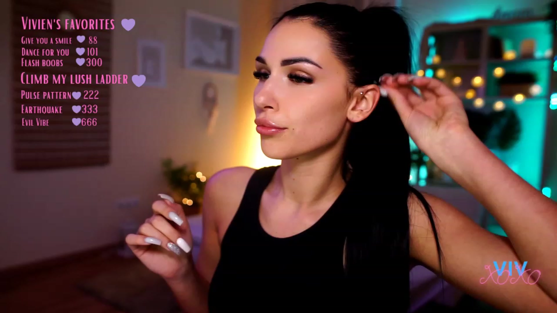Gallery image thumbnail from kerelai's myfreecams stream on, 04/23/2023, 19:34 image 6 of 20