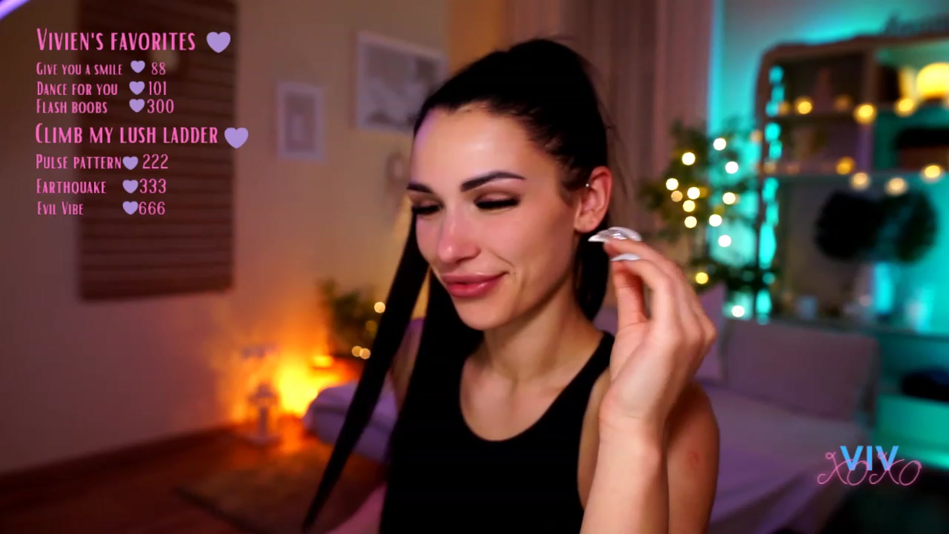 Gallery image thumbnail from kerelai's myfreecams stream on, 04/23/2023, 20:03 image 14 of 20