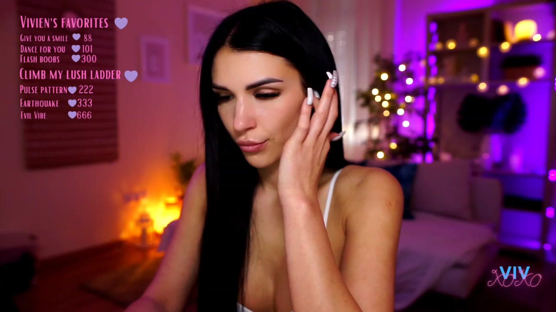 Gallery image thumbnail from kerelai's myfreecams stream on, 04/25/2023, 17:28 image 16 of 20