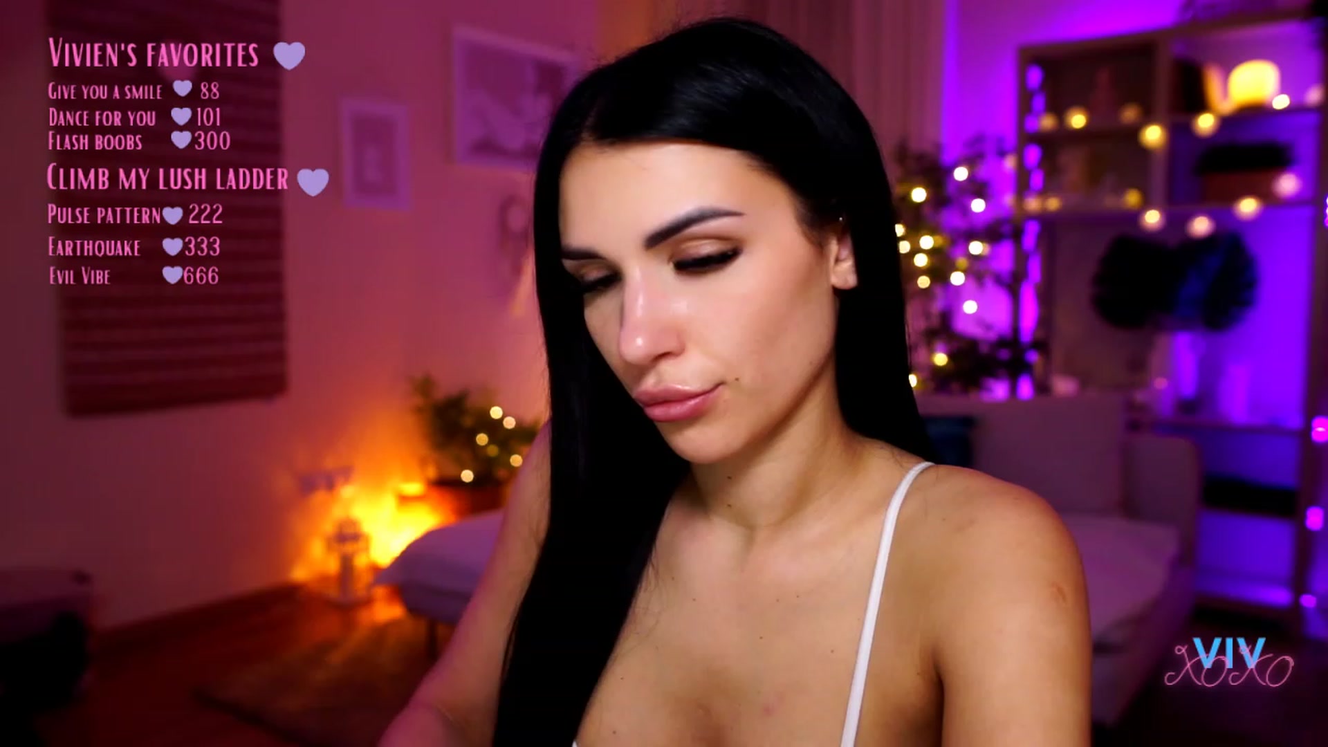 Gallery image thumbnail from kerelai's myfreecams stream on, 04/25/2023, 19:18 image 13 of 20