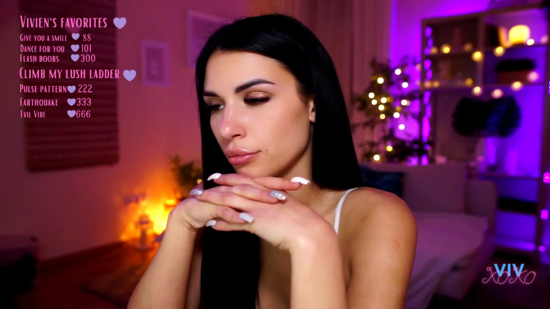 Gallery image thumbnail from kerelai's myfreecams stream on, 04/25/2023, 19:18 image 16 of 20