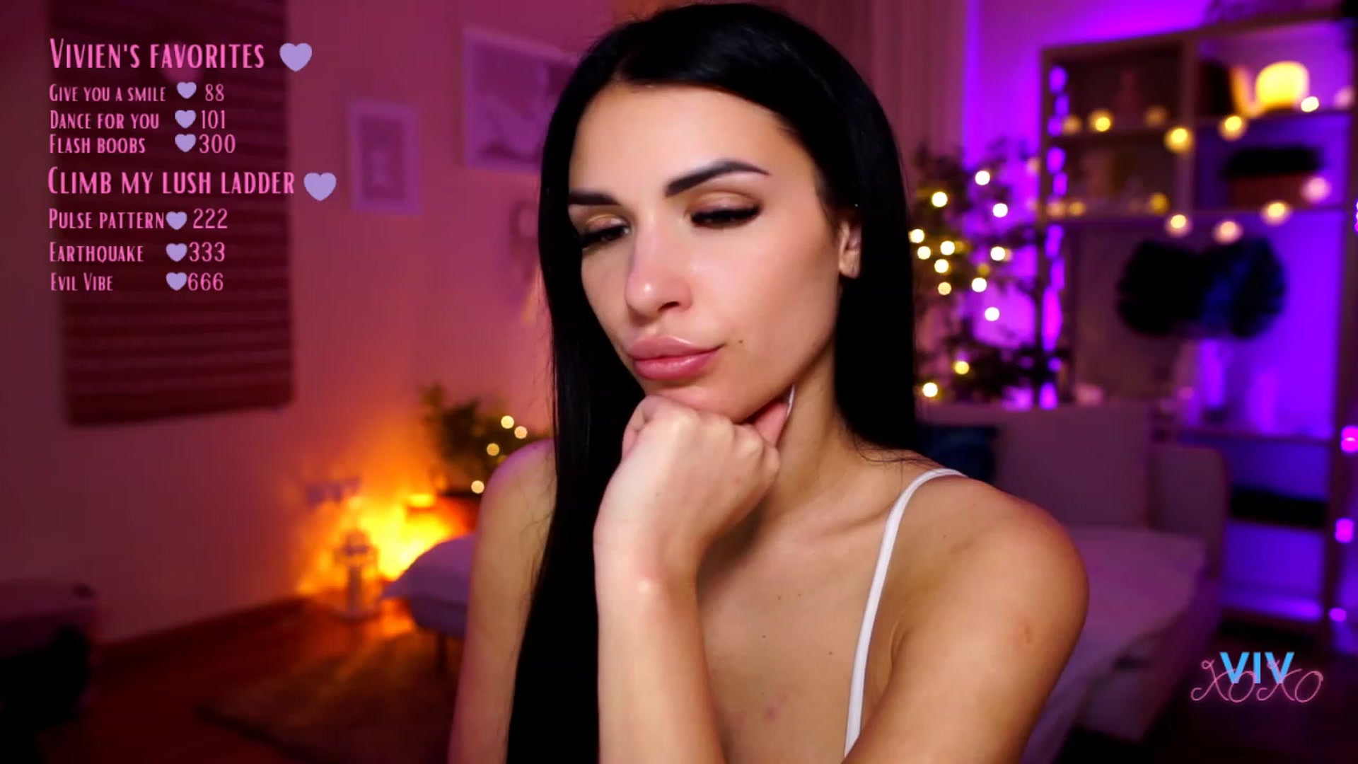 Gallery image thumbnail from kerelai's myfreecams stream on, 04/25/2023, 19:18 image 8 of 20