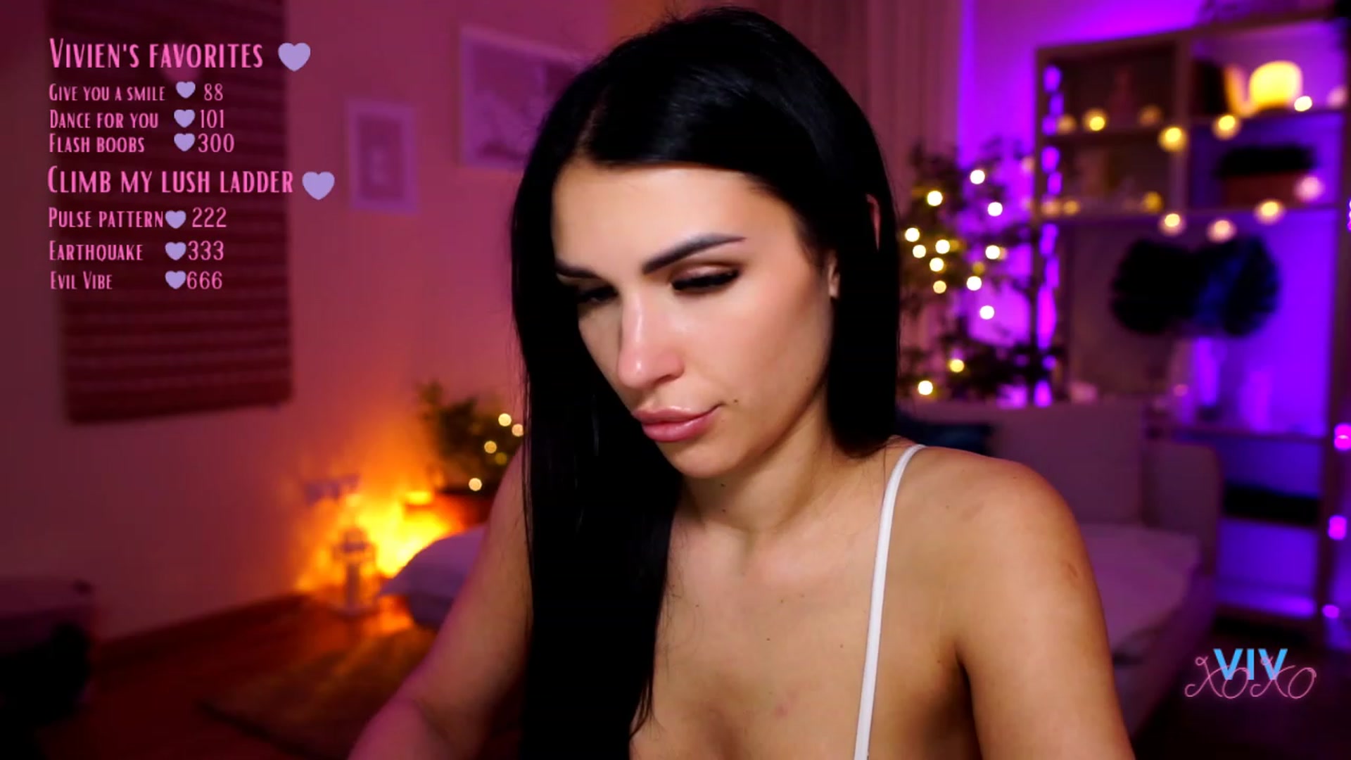 Gallery image thumbnail from kerelai's myfreecams stream on, 04/25/2023, 19:18 image 9 of 20