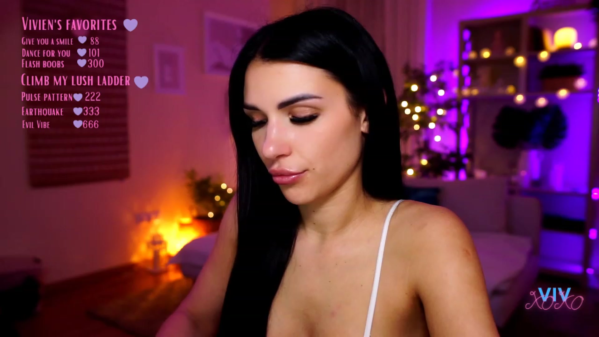 Gallery image thumbnail from kerelai's myfreecams stream on, 04/25/2023, 19:18 image 11 of 20
