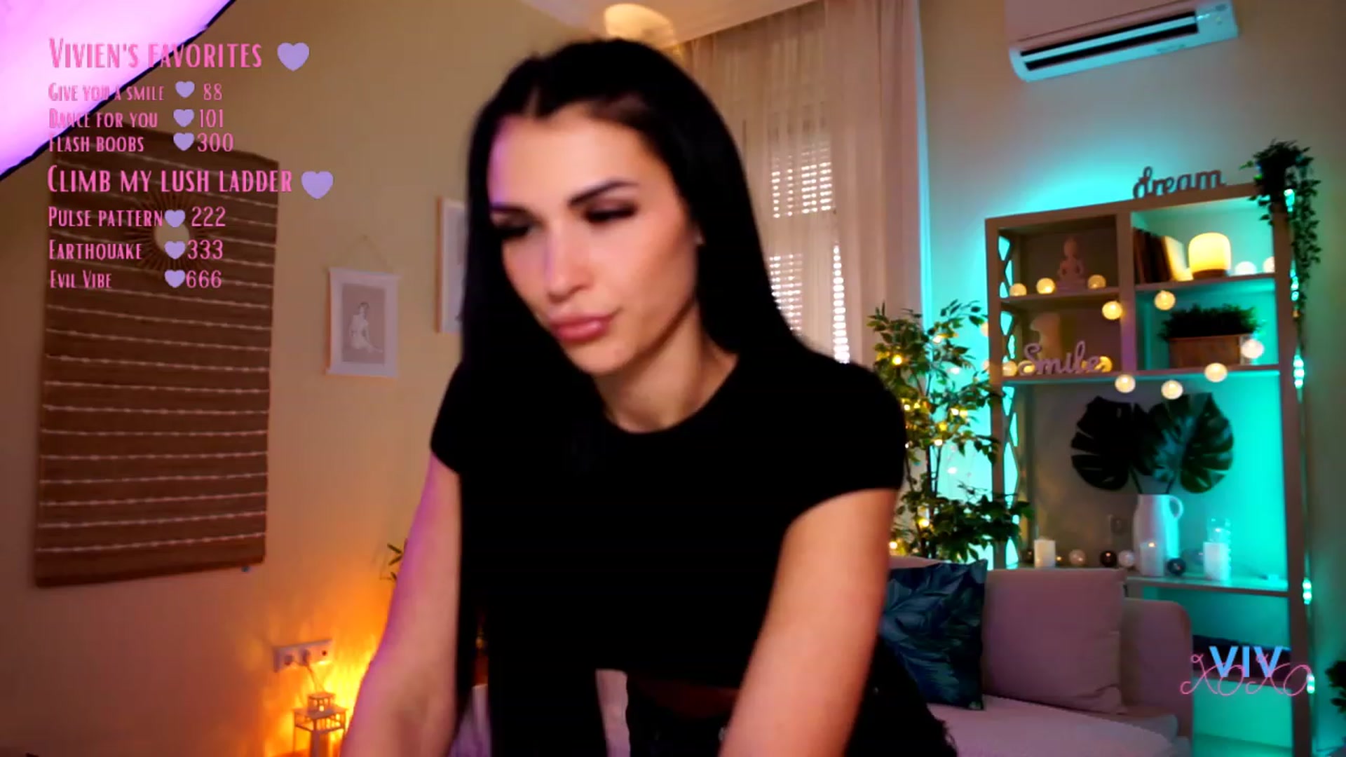 Gallery image thumbnail from kerelai's myfreecams stream on, 04/26/2023, 16:15 image 14 of 20