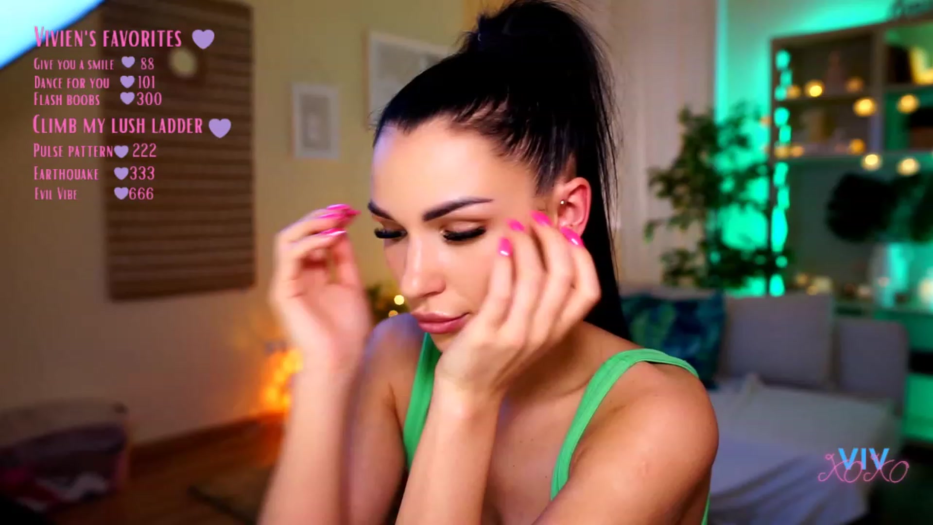 Gallery image thumbnail from kerelai's myfreecams stream on, 04/28/2023, 12:15 image 18 of 20