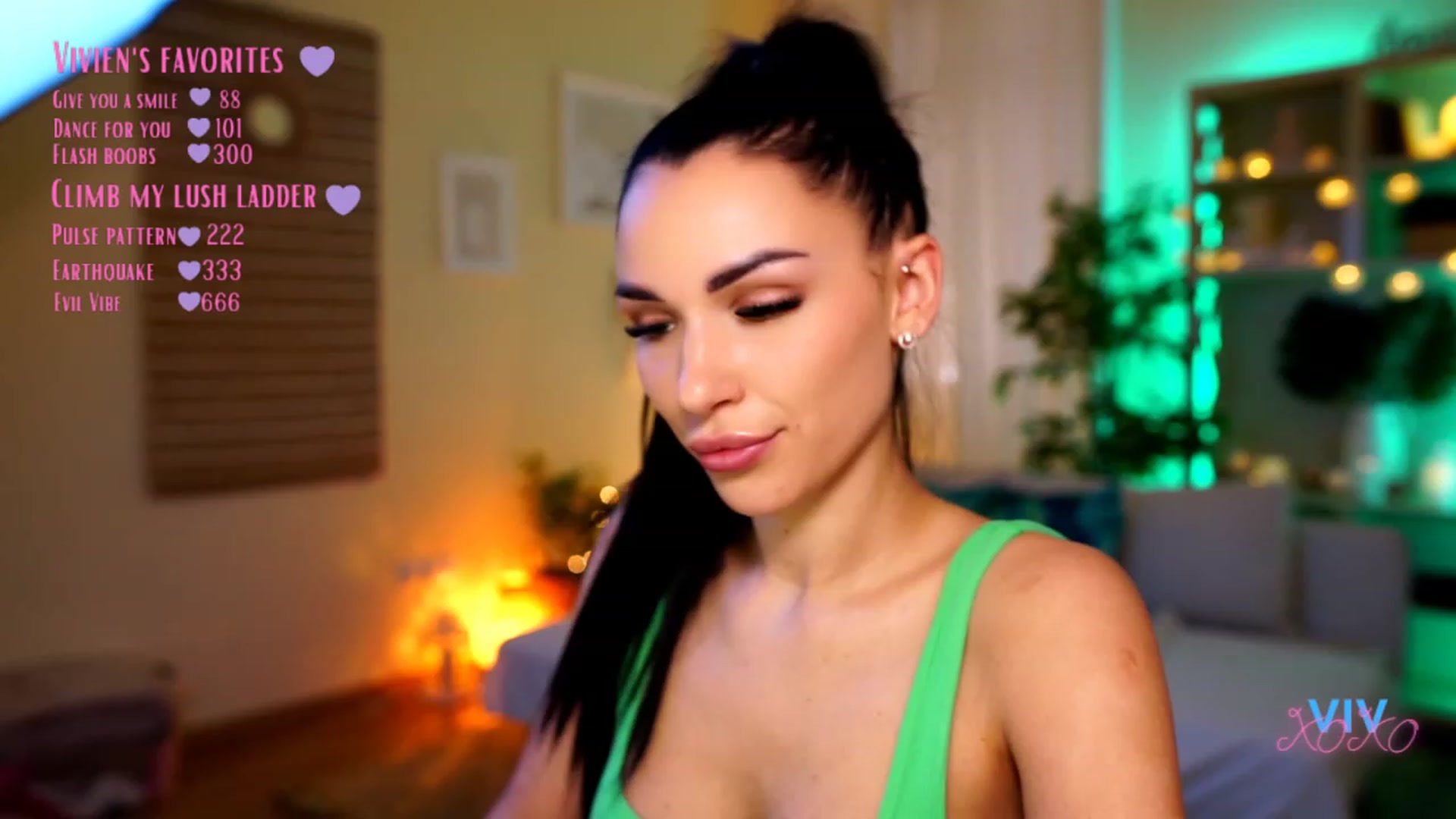 Gallery image thumbnail from kerelai's myfreecams stream on, 04/28/2023, 12:15 image 2 of 20