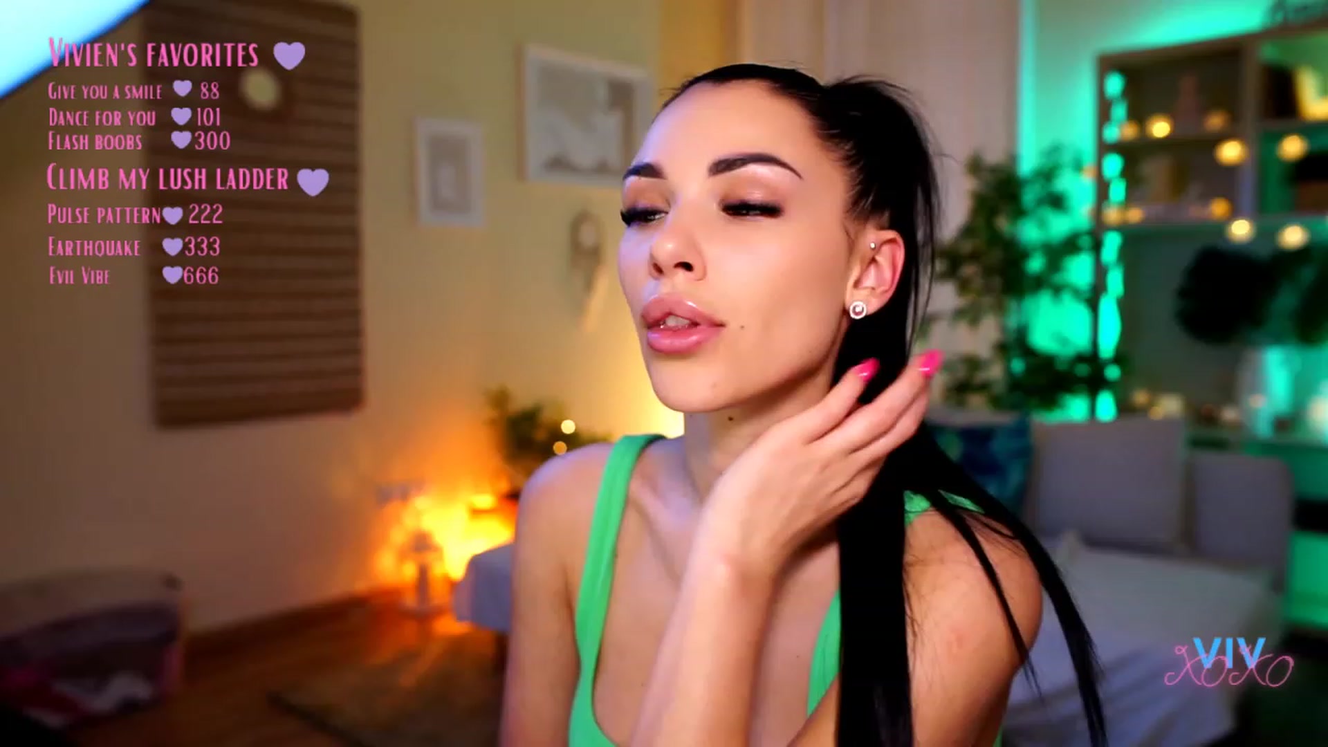 Gallery image thumbnail from kerelai's myfreecams stream on, 04/28/2023, 12:15 image 13 of 20
