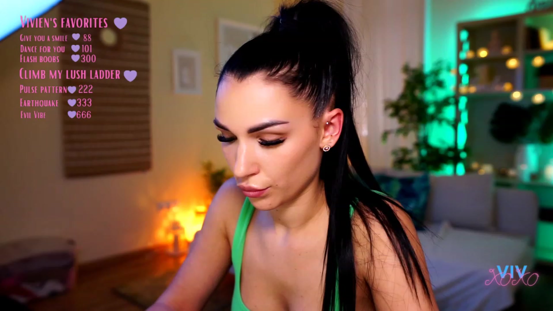 Gallery image thumbnail from kerelai's myfreecams stream on, 04/28/2023, 12:15 image 14 of 20