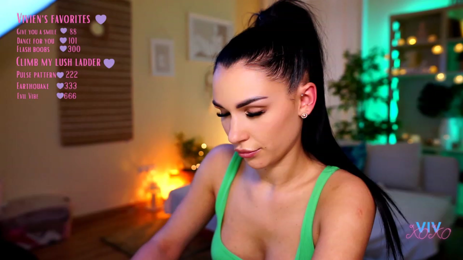 Gallery image thumbnail from kerelai's myfreecams stream on, 04/28/2023, 14:07 image 6 of 20