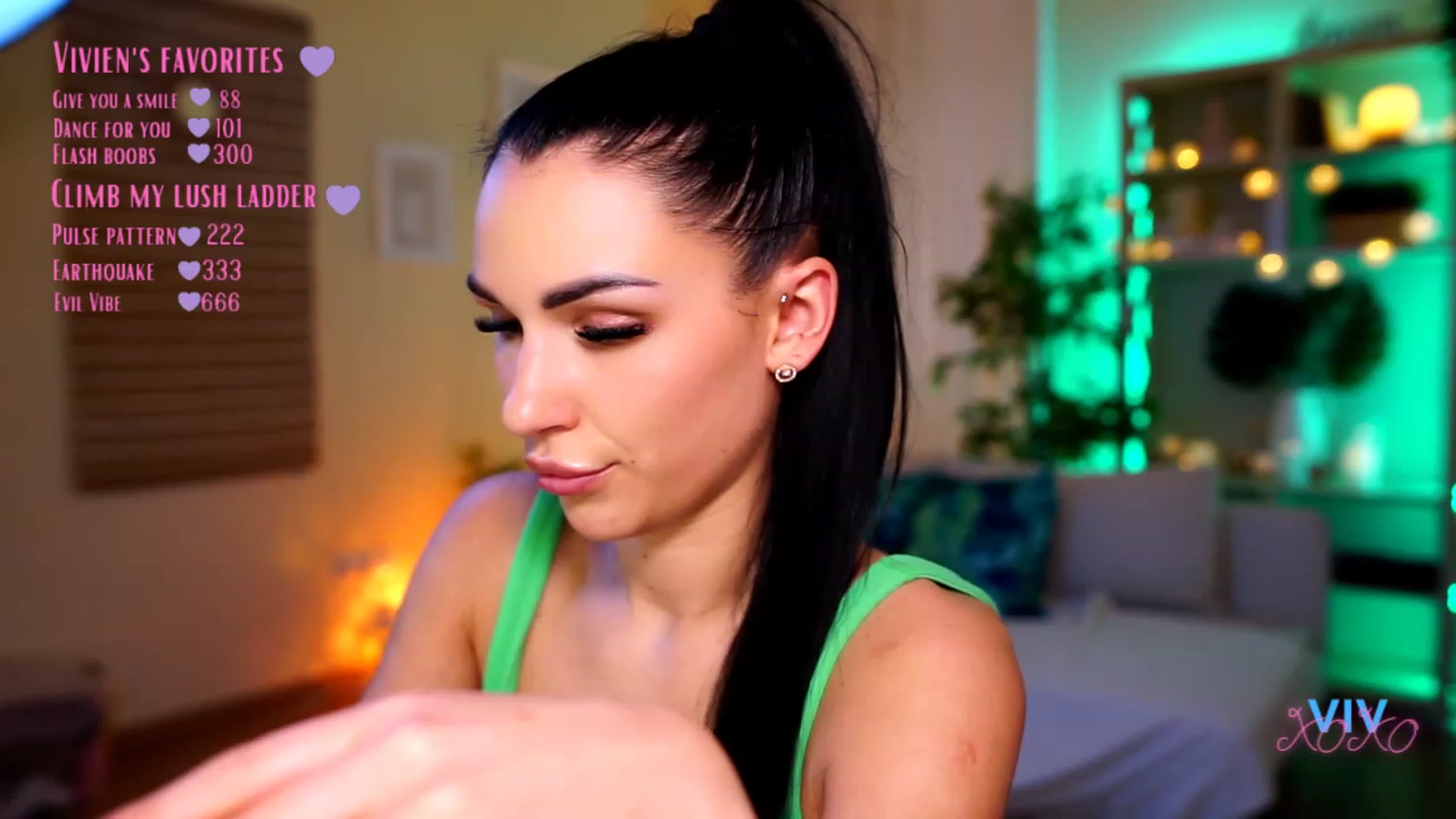 Gallery image thumbnail from kerelai's myfreecams stream on, 04/28/2023, 14:57 image 16 of 20