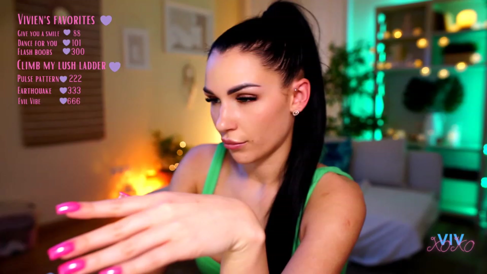 Gallery image thumbnail from kerelai's myfreecams stream on, 04/28/2023, 14:57 image 9 of 20