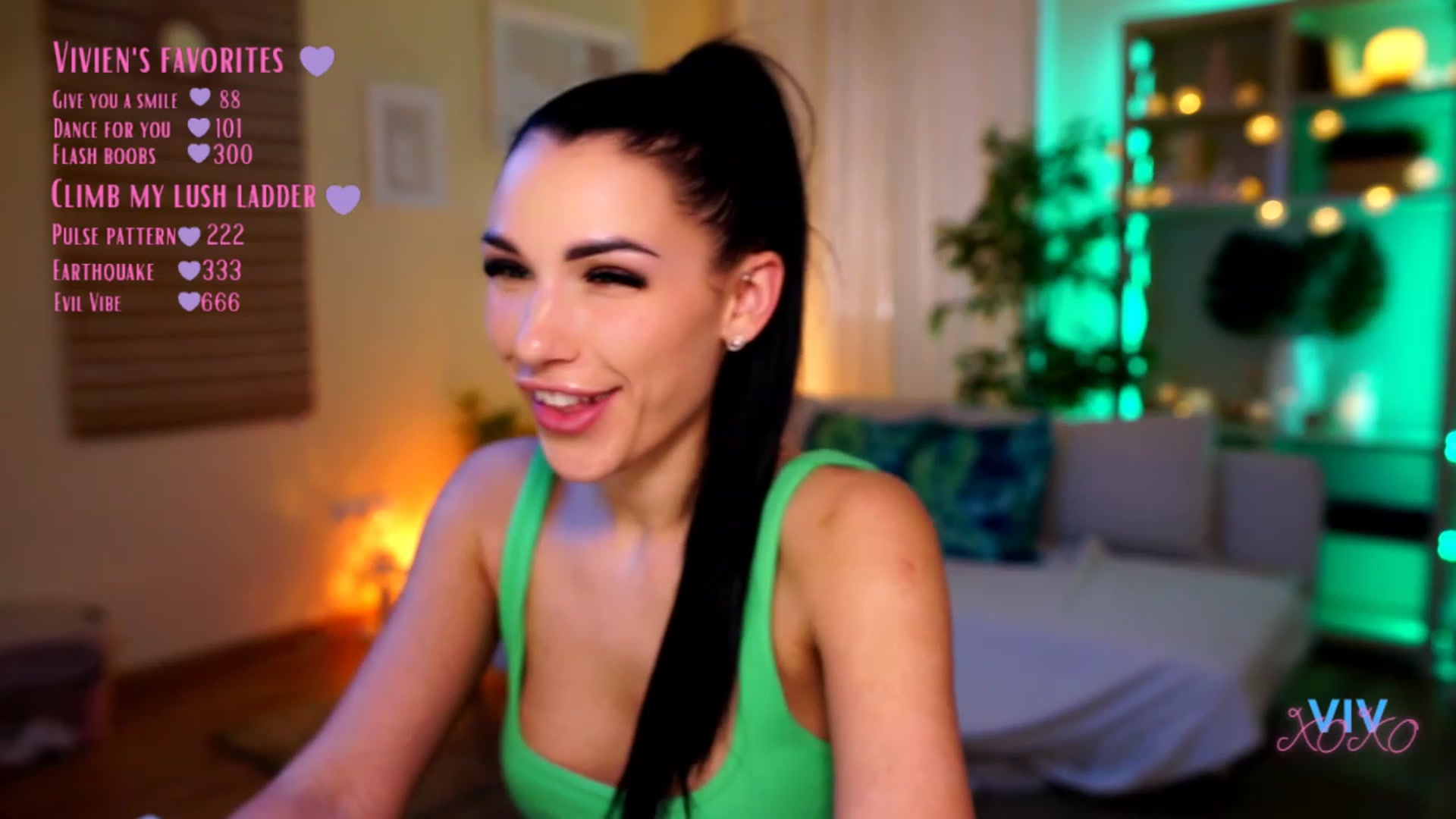 Gallery image thumbnail from kerelai's myfreecams stream on, 04/28/2023, 14:57 image 12 of 20