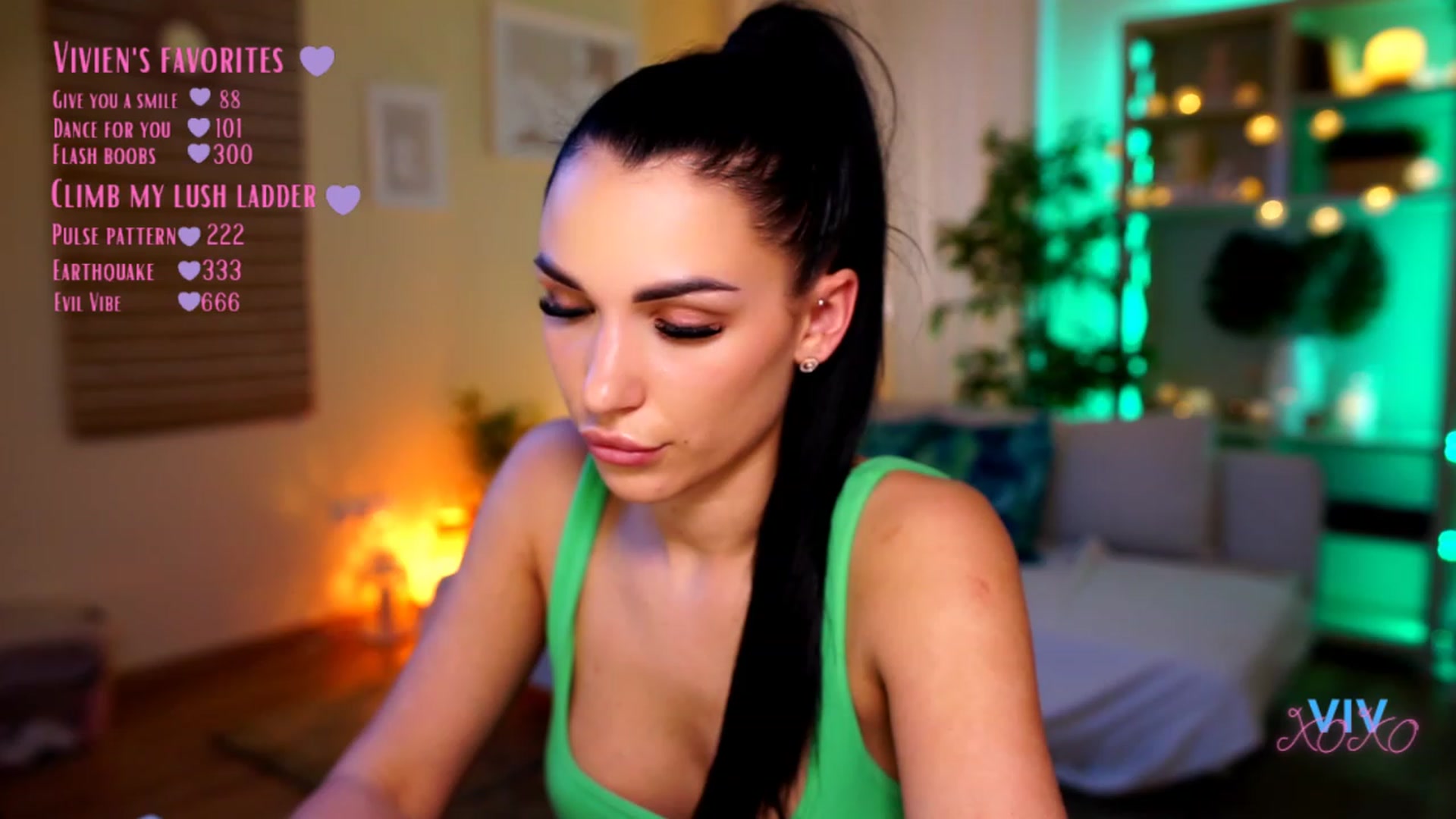 Gallery image thumbnail from kerelai's myfreecams stream on, 04/28/2023, 14:57 image 11 of 20