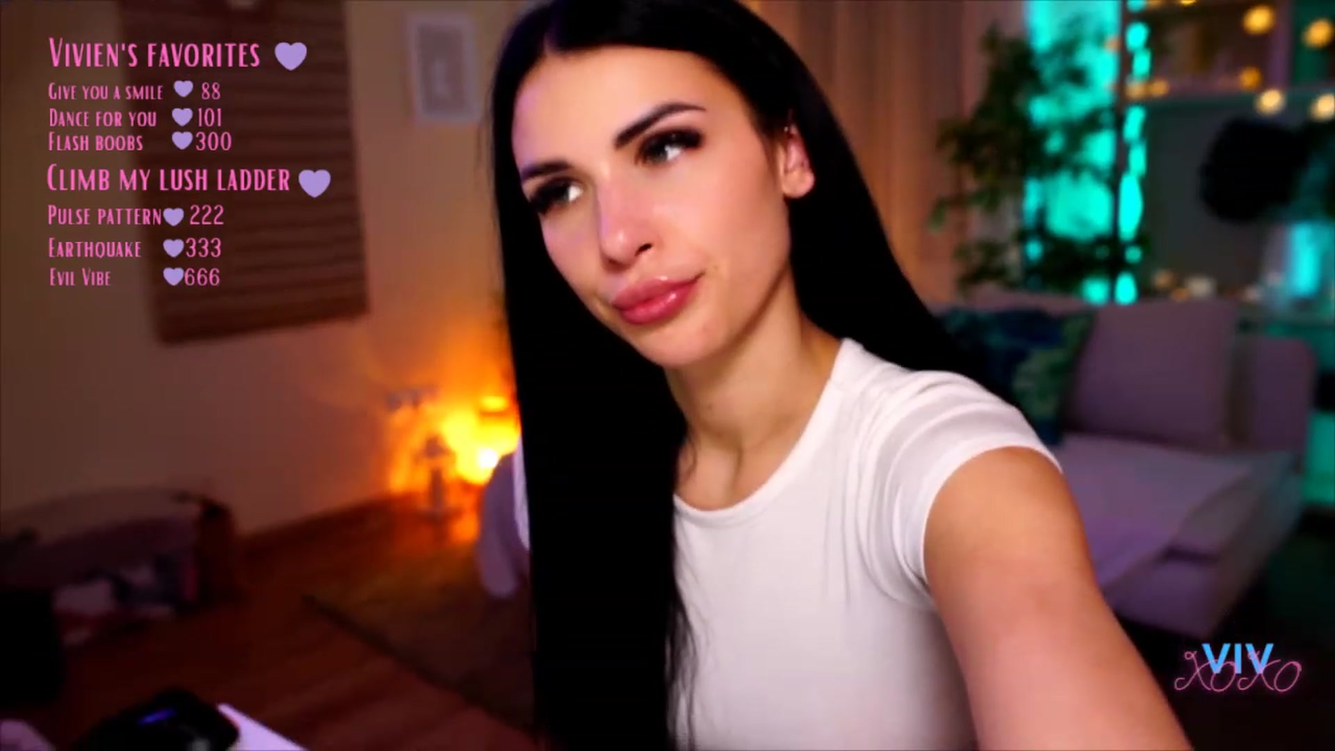 Gallery image thumbnail from kerelai's myfreecams stream on, 04/29/2023, 20:34 image 15 of 20