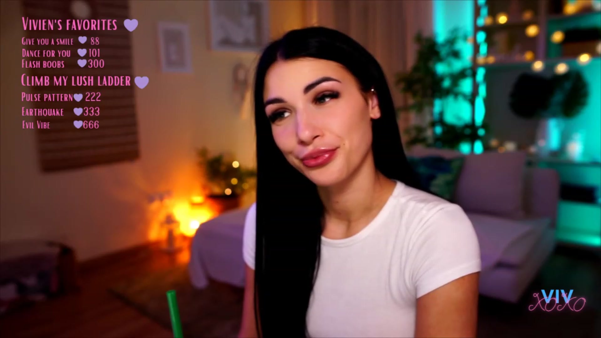 Gallery image thumbnail from kerelai's myfreecams stream on, 04/29/2023, 20:34 image 4 of 20