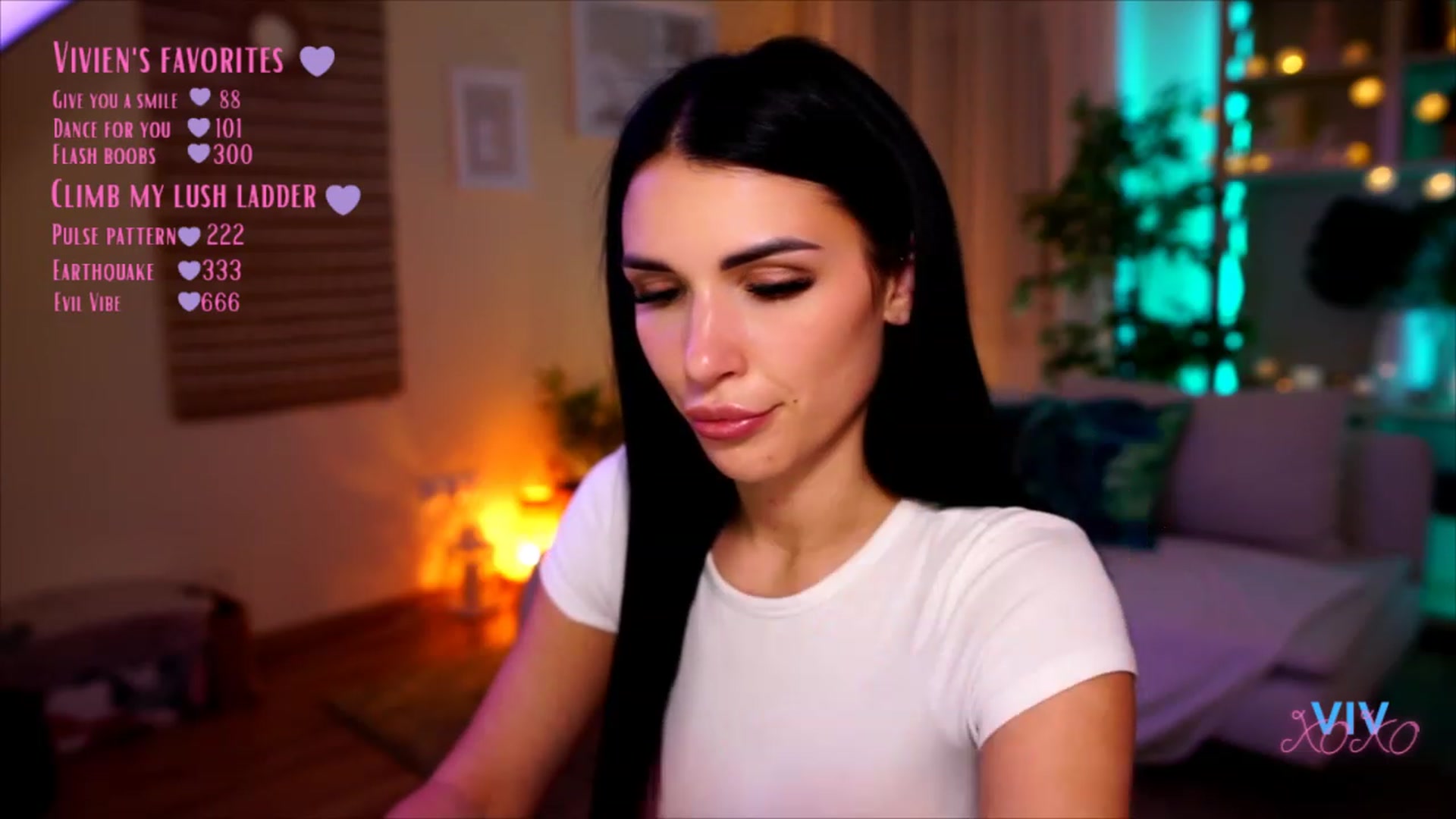 Gallery image thumbnail from kerelai's myfreecams stream on, 04/29/2023, 20:34 image 14 of 20