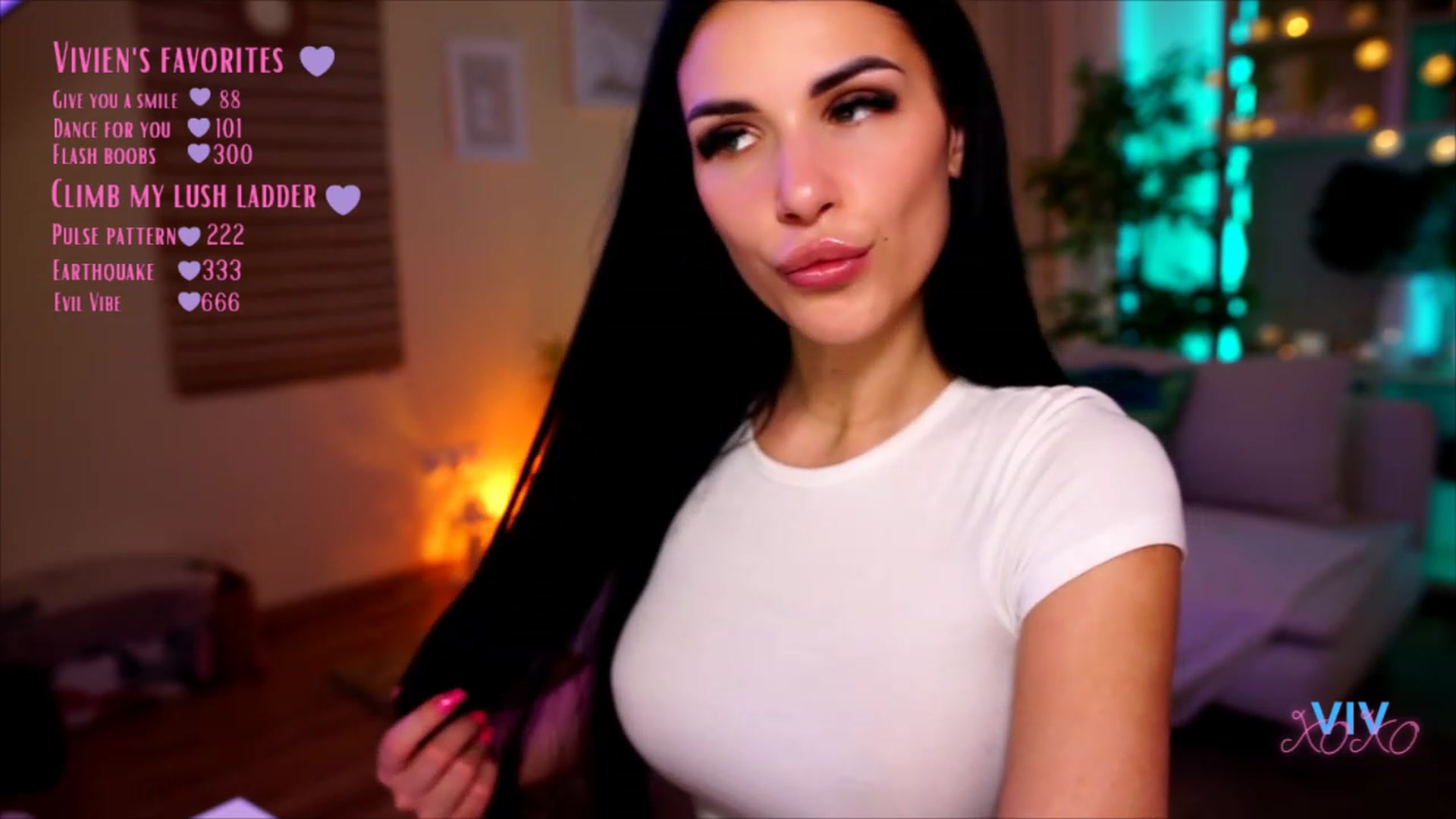 Gallery image thumbnail from kerelai's myfreecams stream on, 04/29/2023, 20:34 image 16 of 20