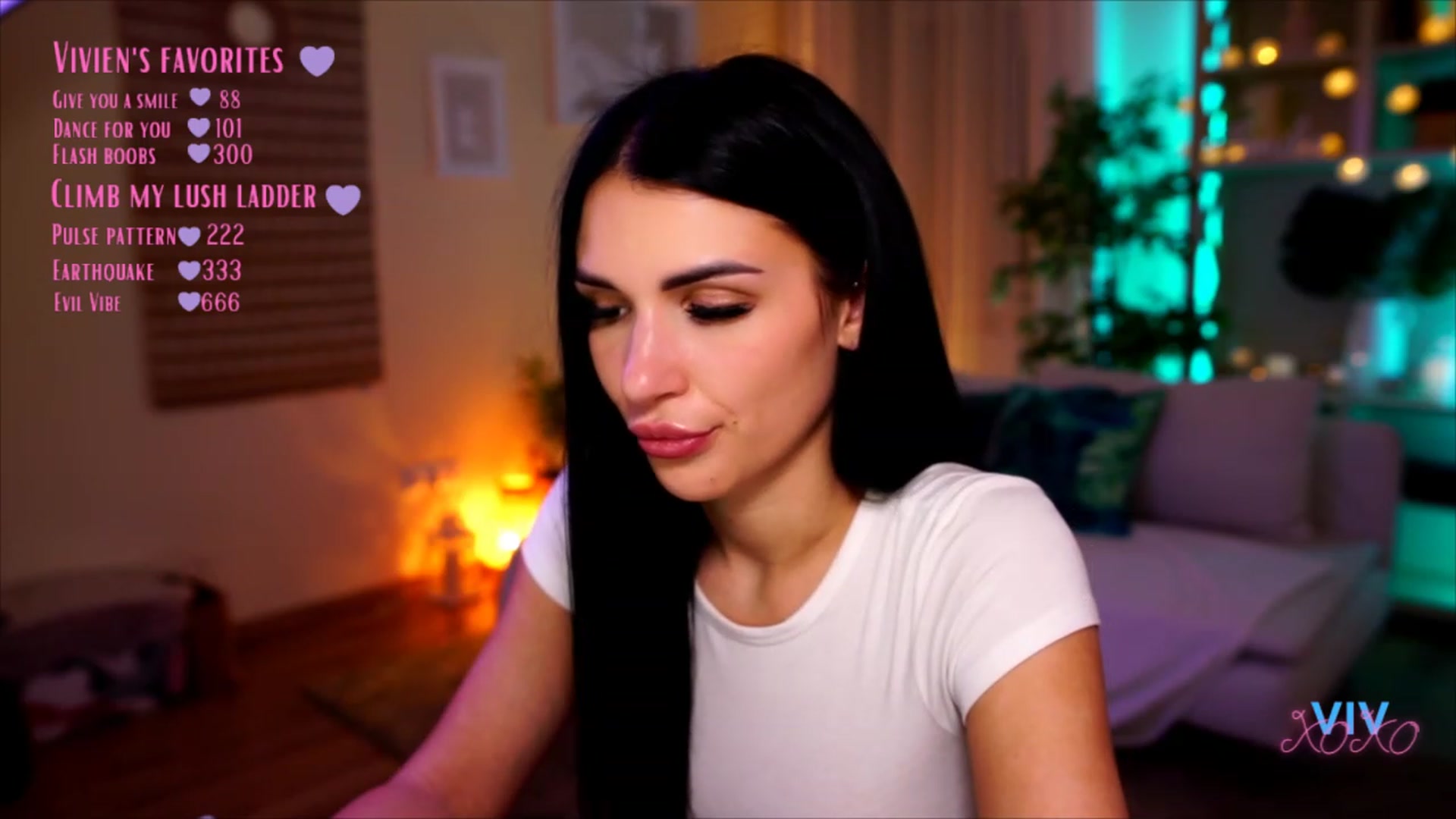 Gallery image thumbnail from kerelai's myfreecams stream on, 04/29/2023, 20:34 image 12 of 20