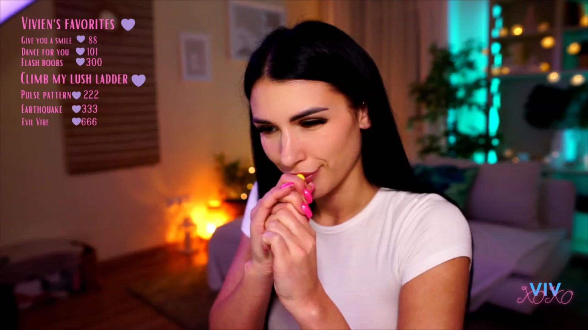 Gallery image thumbnail from kerelai's myfreecams stream on, 04/29/2023, 20:34 image 1 of 20