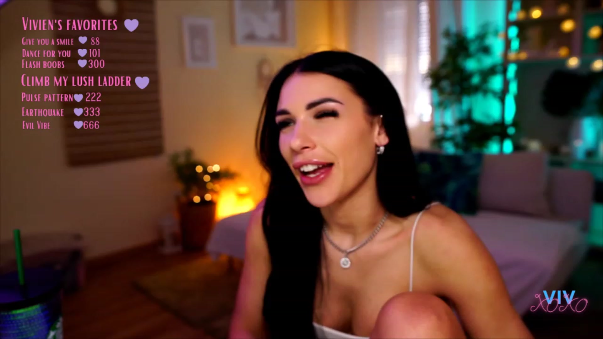 Gallery image thumbnail from kerelai's myfreecams stream on, 05/01/2023, 18:24 image 4 of 20