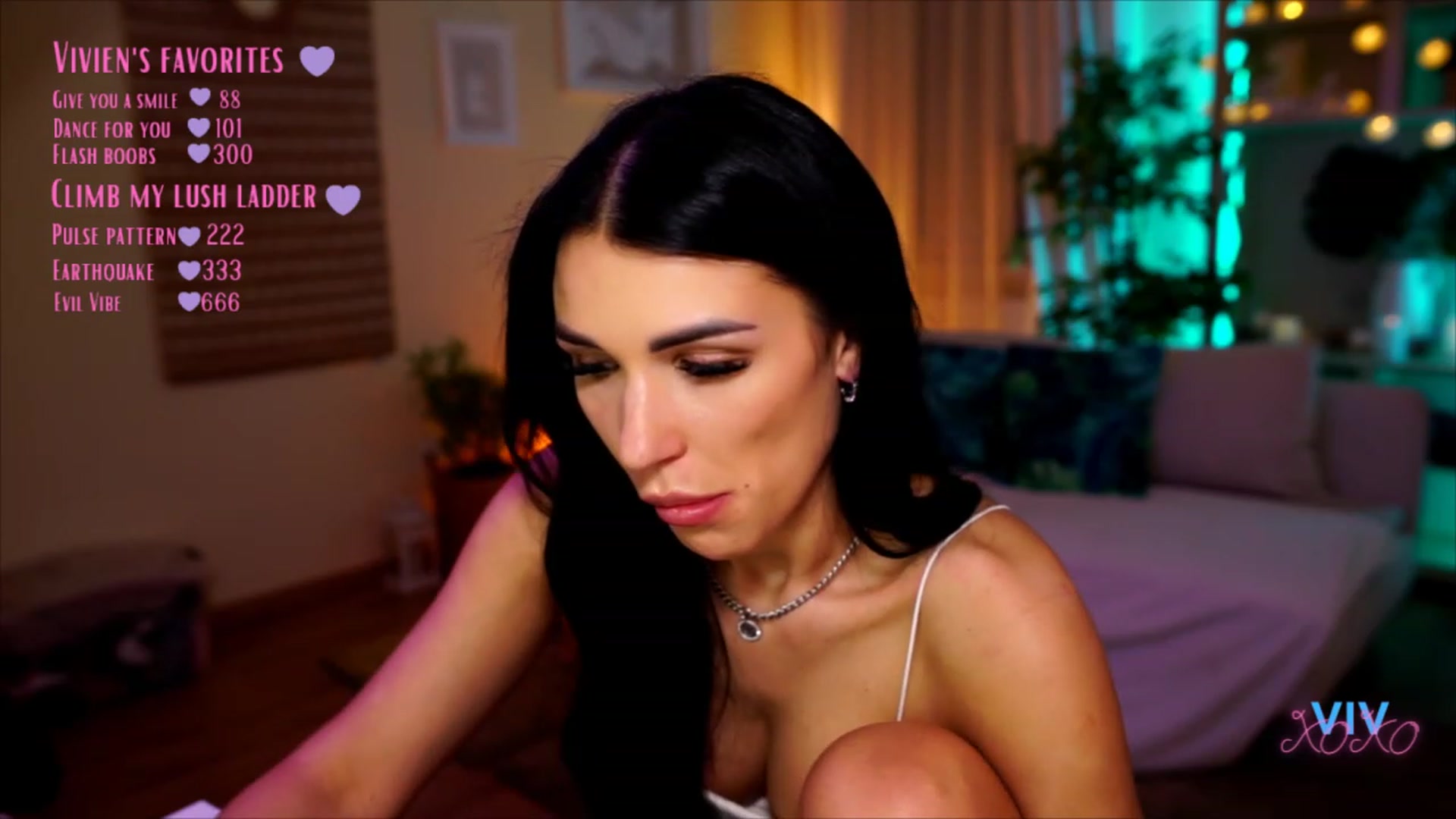 Gallery image thumbnail from kerelai's myfreecams stream on, 05/01/2023, 18:24 image 19 of 20