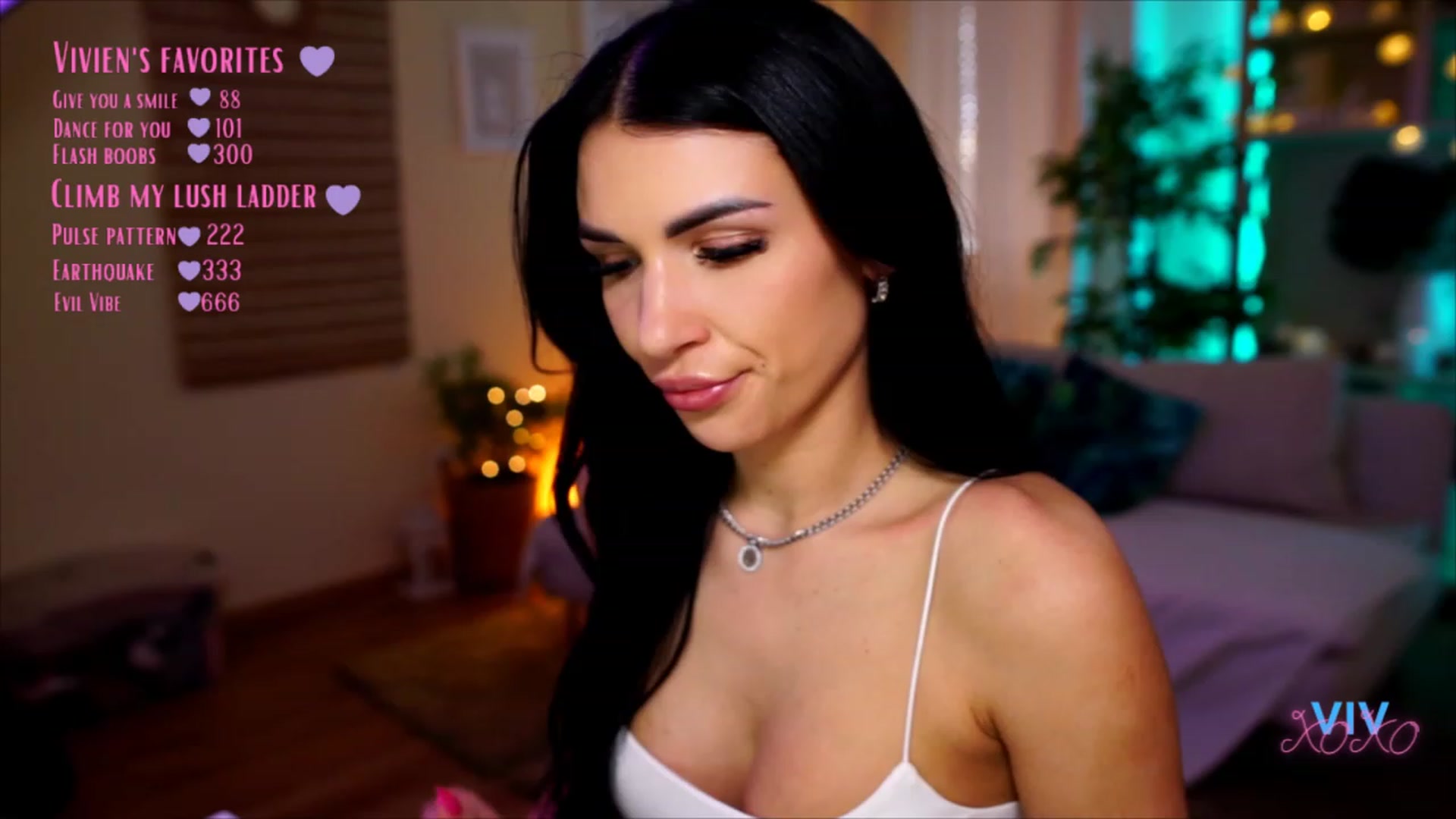 Gallery image thumbnail from kerelai's myfreecams stream on, 05/01/2023, 18:24 image 1 of 20