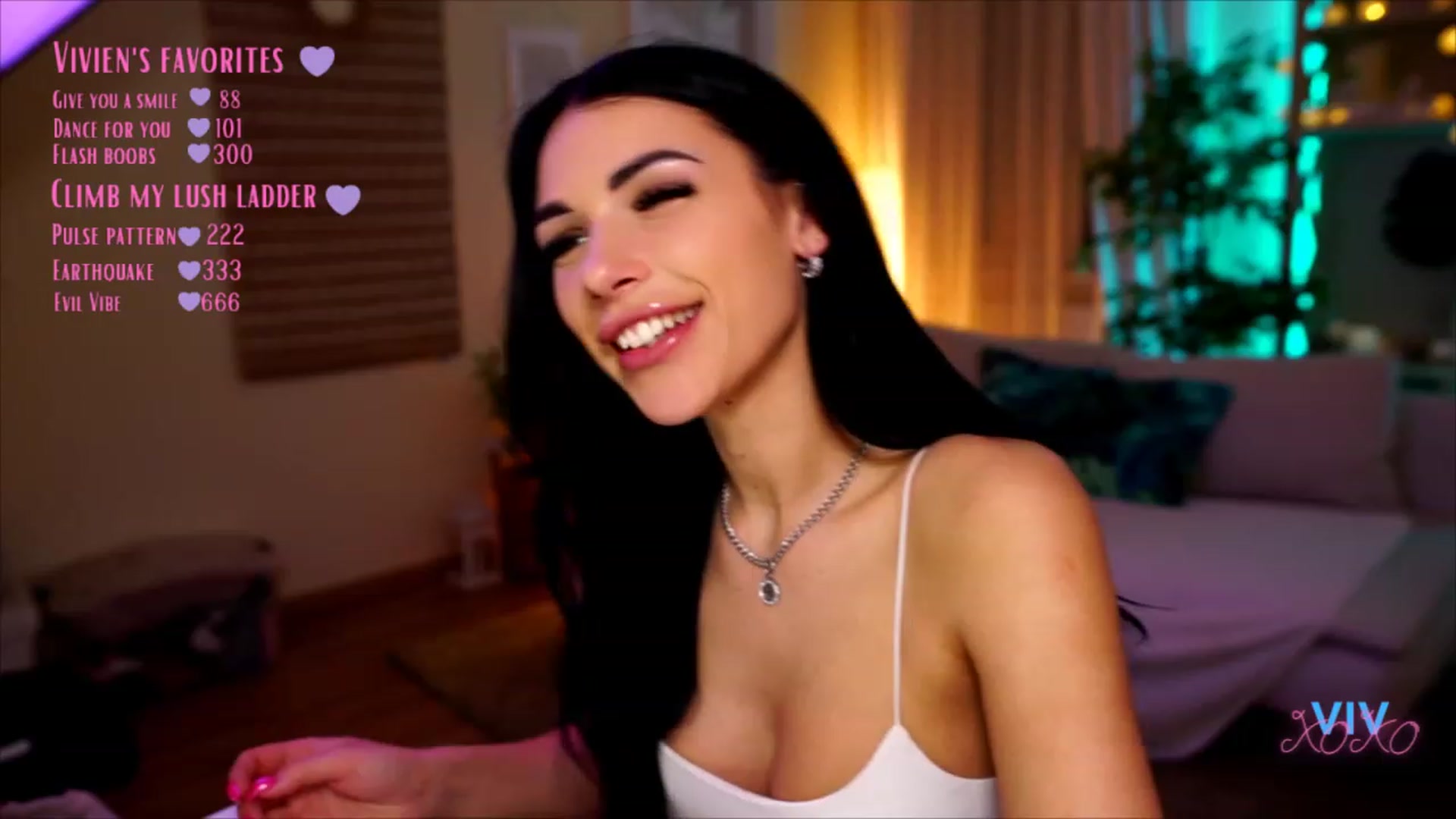 Gallery image thumbnail from kerelai's myfreecams stream on, 05/01/2023, 21:18 image 4 of 20