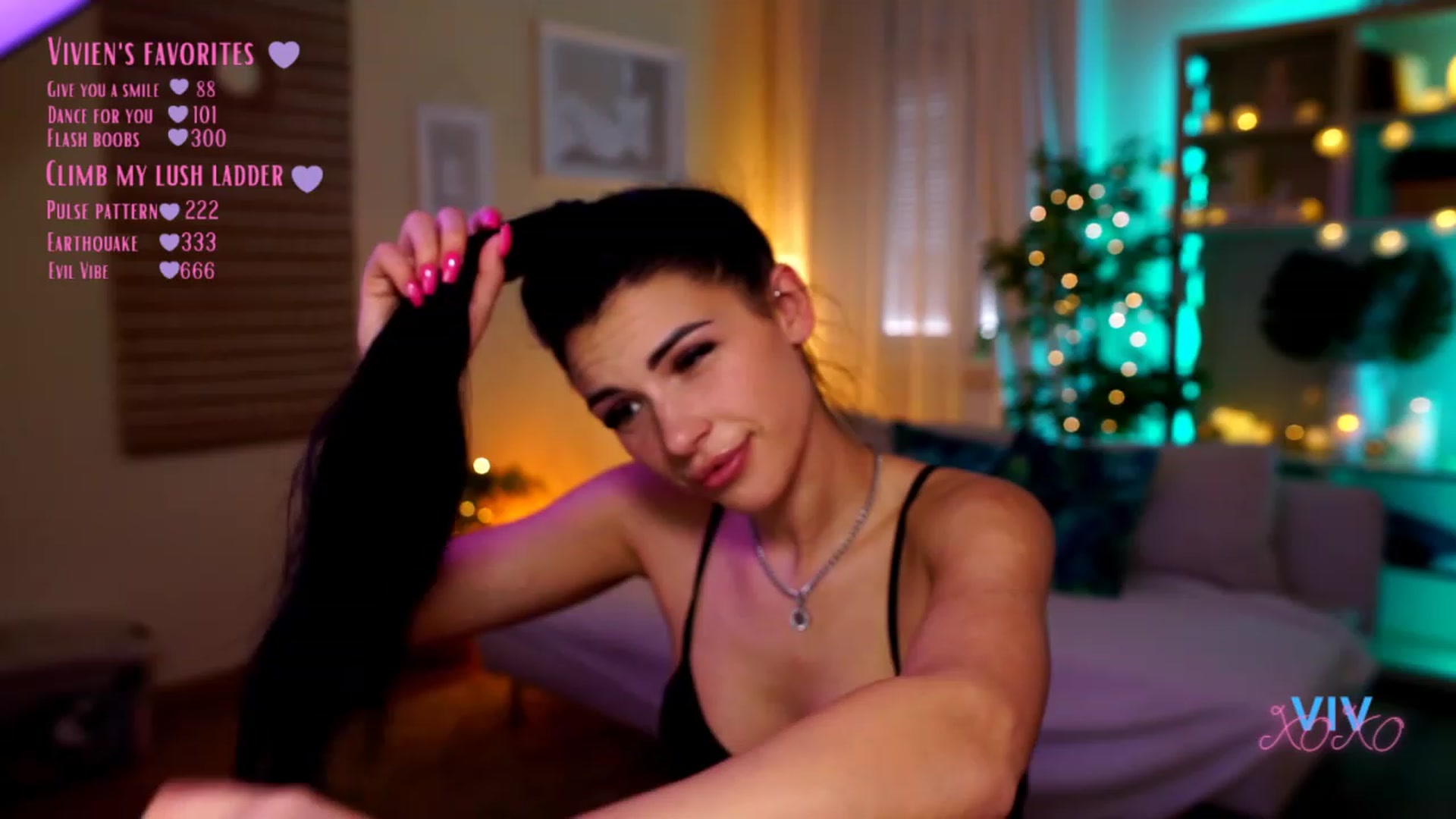 Gallery image thumbnail from kerelai's myfreecams stream on, 05/02/2023, 17:16 image 12 of 20