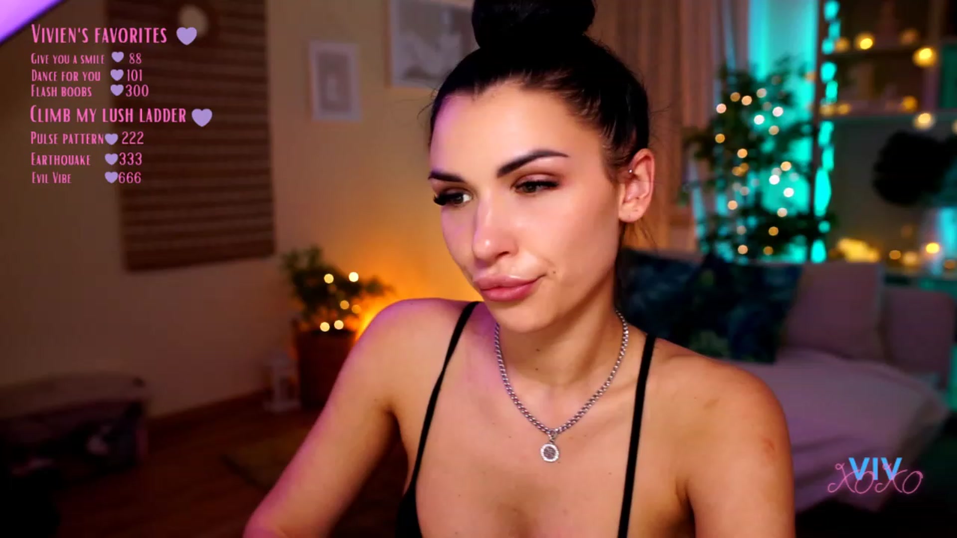 Gallery image thumbnail from kerelai's myfreecams stream on, 05/02/2023, 17:59 image 7 of 20