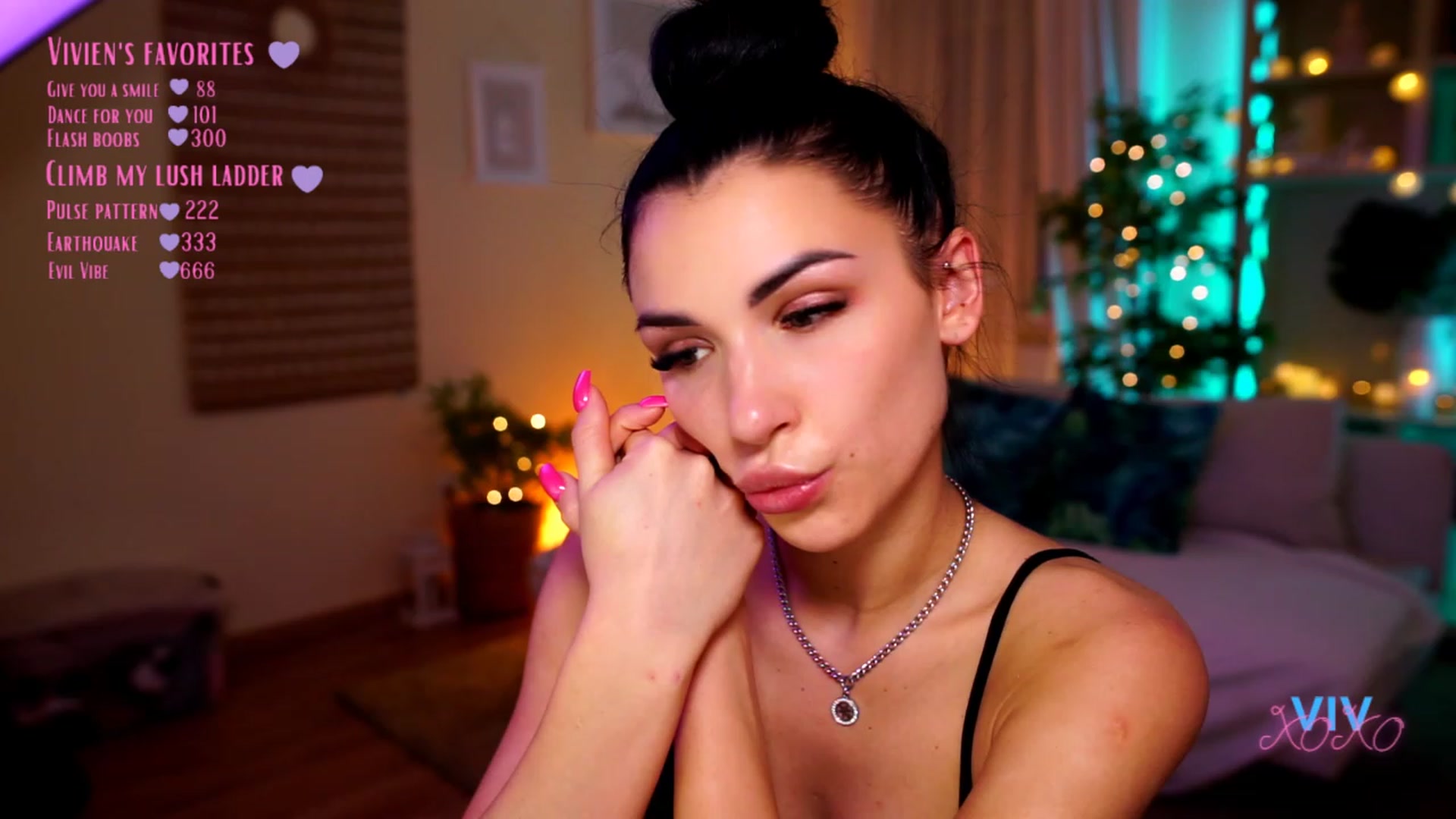 Gallery image thumbnail from kerelai's myfreecams stream on, 05/02/2023, 17:59 image 12 of 20