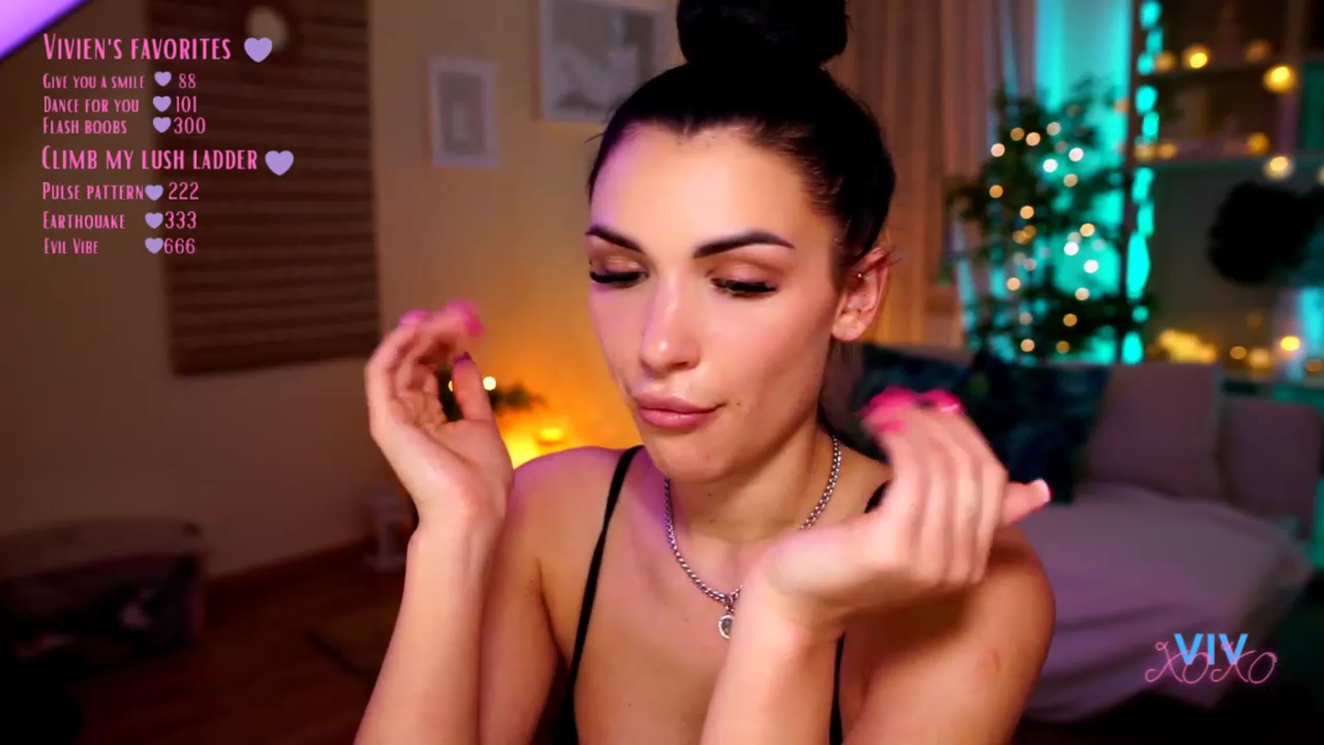 Gallery image thumbnail from kerelai's myfreecams stream on, 05/02/2023, 17:59 image 10 of 20