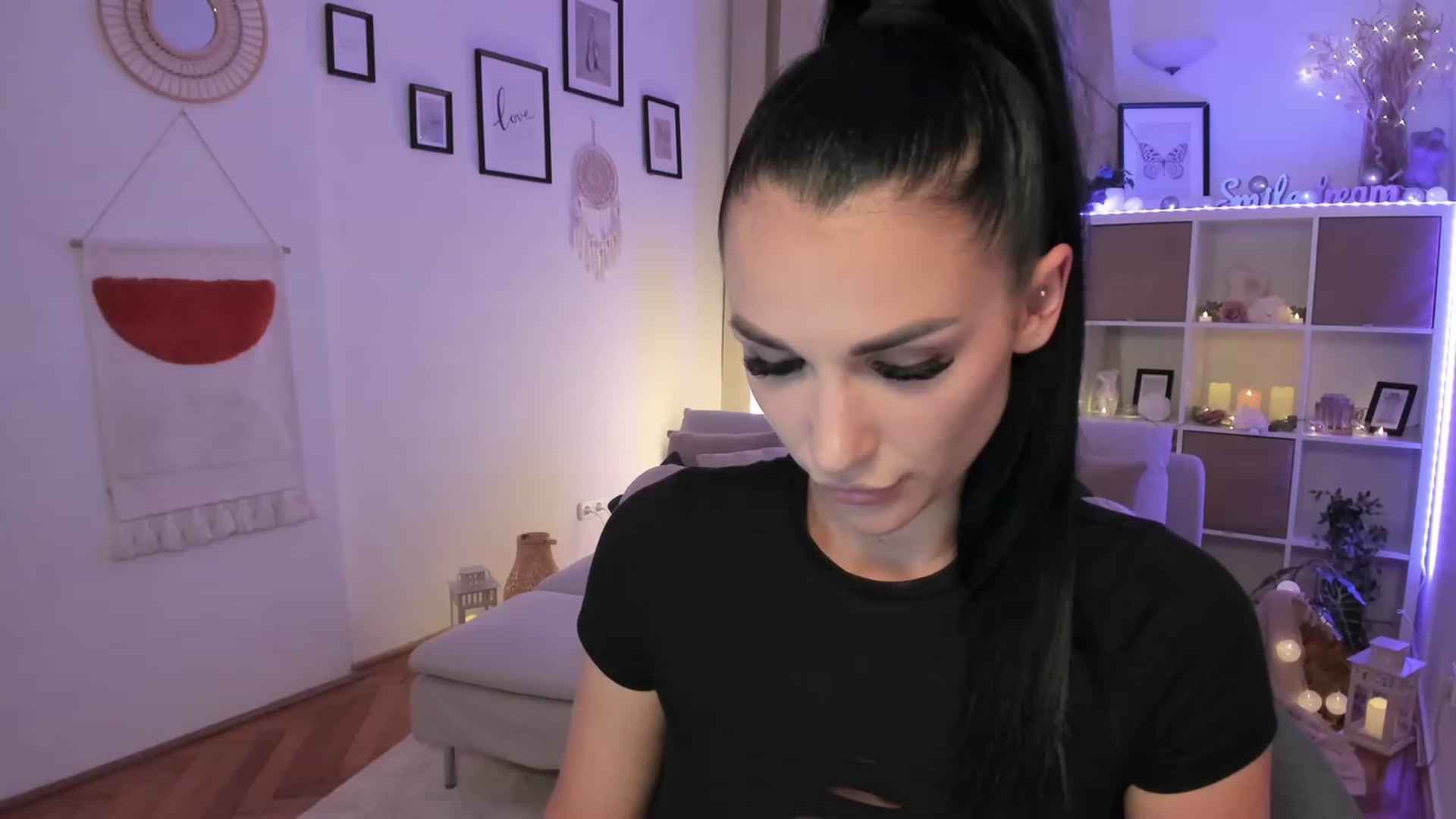 Gallery image thumbnail from kerelai's myfreecams stream on, 06/07/2023, 20:26 image 12 of 20