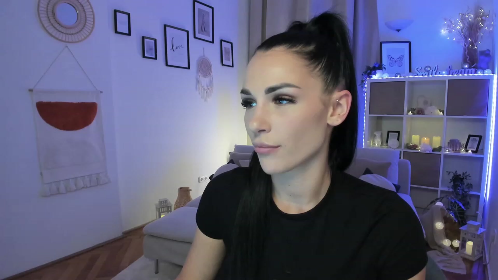 Gallery image thumbnail from kerelai's myfreecams stream on, 06/07/2023, 20:26 image 4 of 20