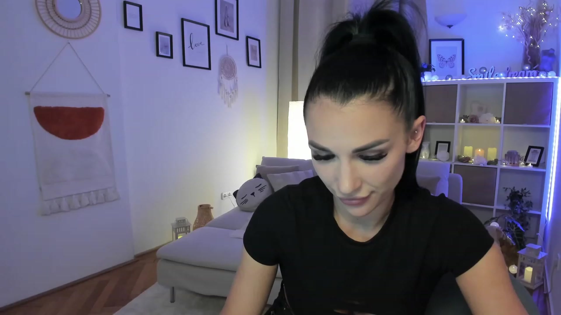 Gallery image thumbnail from kerelai's myfreecams stream on, 06/07/2023, 20:26 image 17 of 20