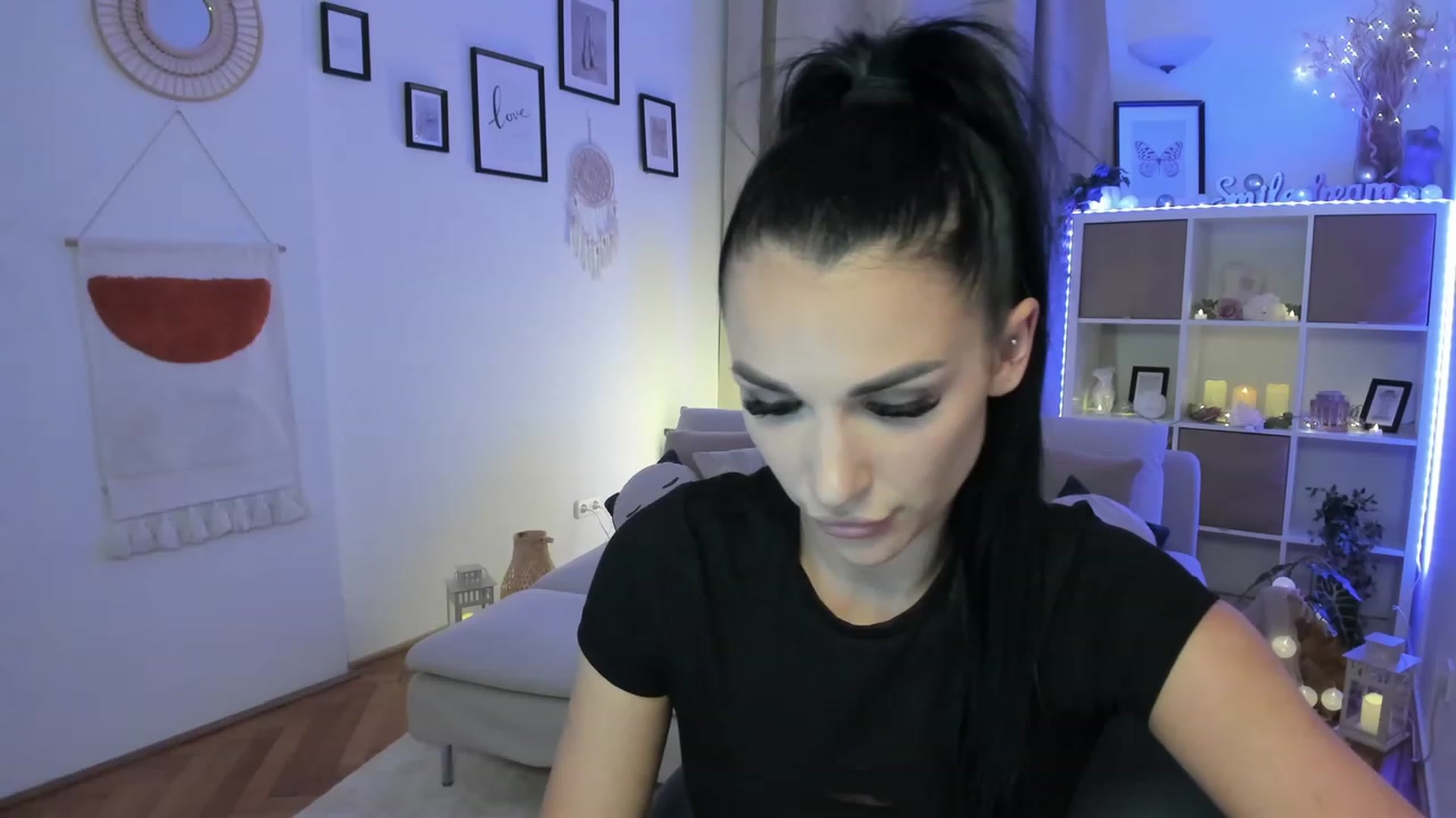 Gallery image thumbnail from kerelai's myfreecams stream on, 06/07/2023, 20:26 image 19 of 20