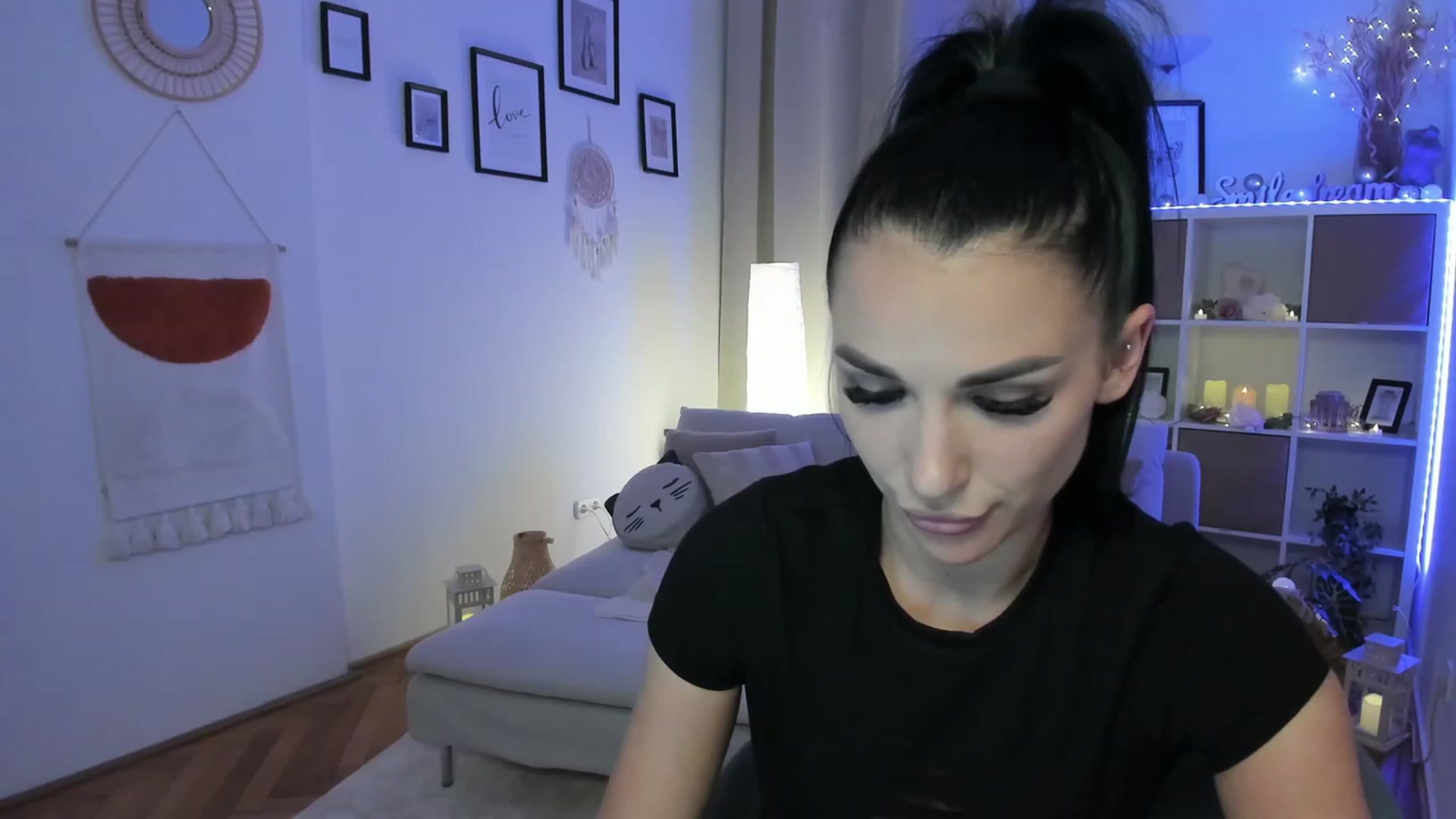 Gallery image thumbnail from kerelai's myfreecams stream on, 06/07/2023, 20:26 image 18 of 20
