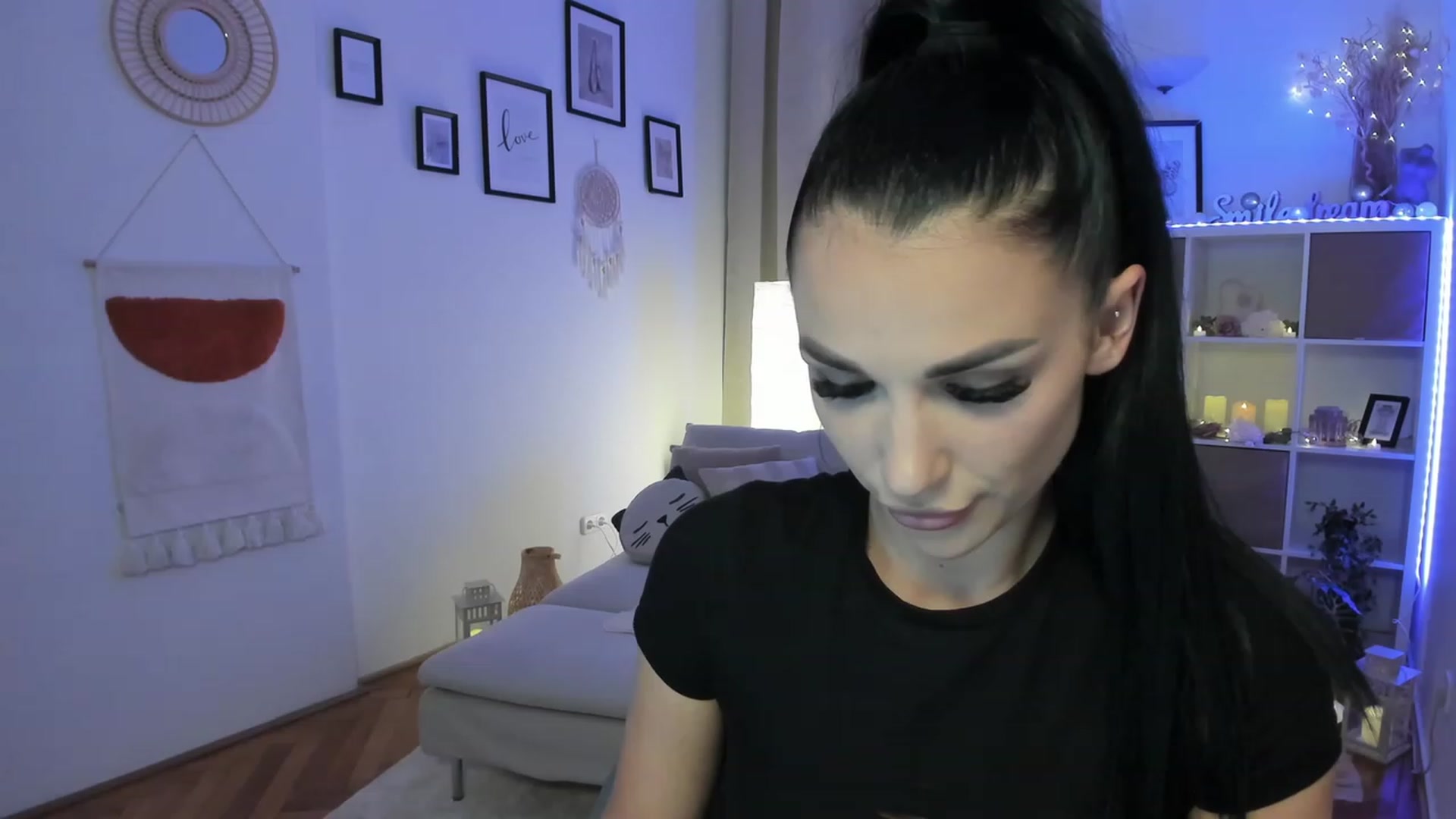 Gallery image thumbnail from kerelai's myfreecams stream on, 06/07/2023, 20:26 image 2 of 20
