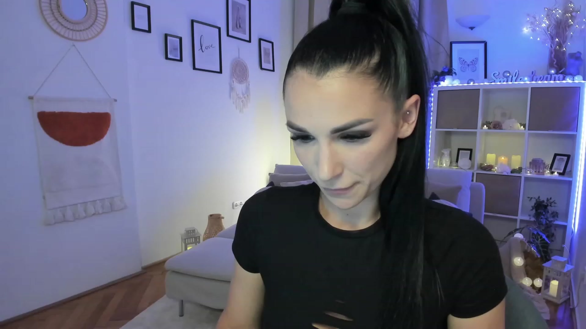 Gallery image thumbnail from kerelai's myfreecams stream on, 06/07/2023, 20:26 image 11 of 20